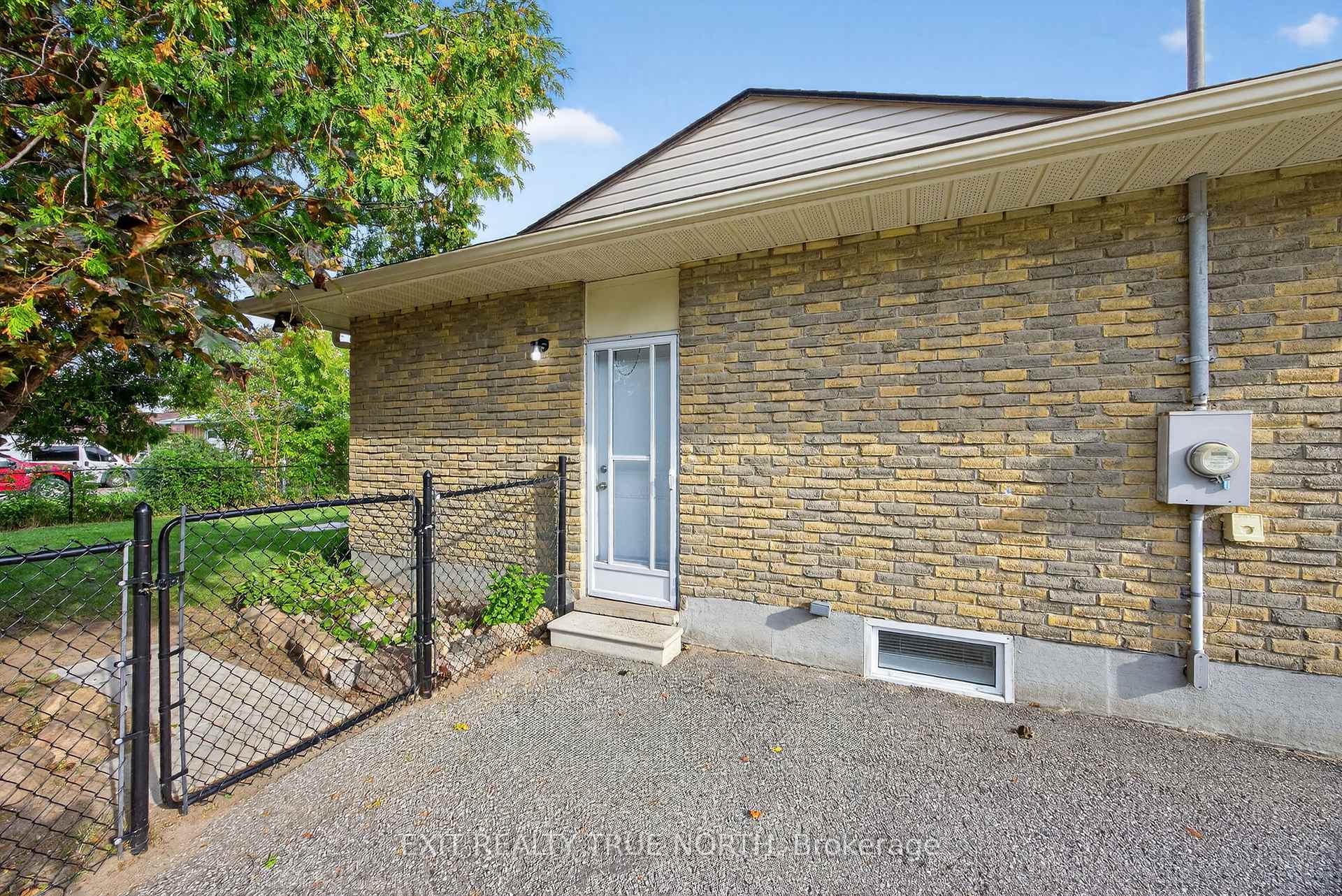 Photo 43 of 23 Janine Street, Barrie, Cundles East — HOMEH