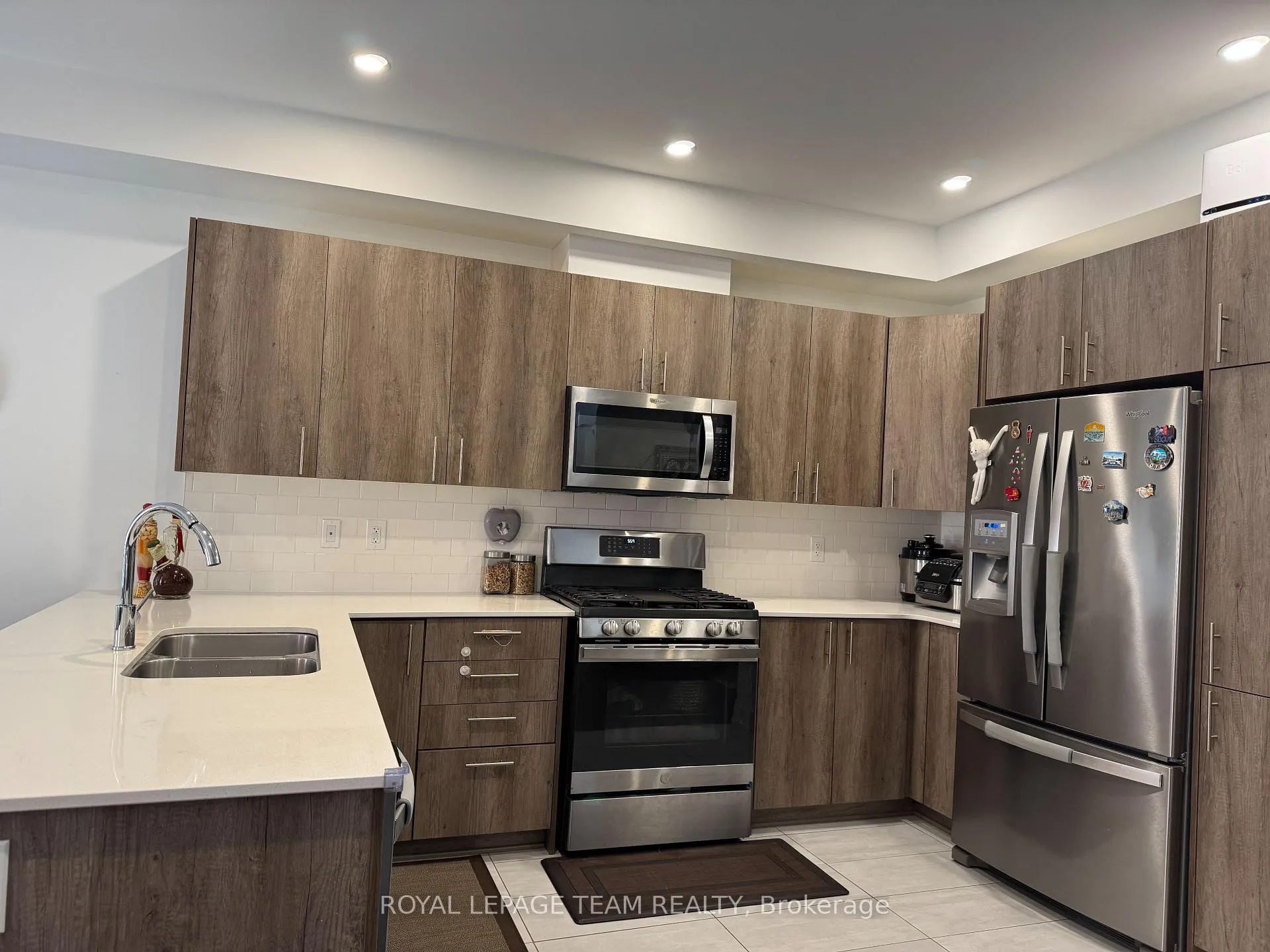 Photo 8 of 229 Zinnia Way, Ottawa, Riverside South/Gloucester Glen — HOMEH
