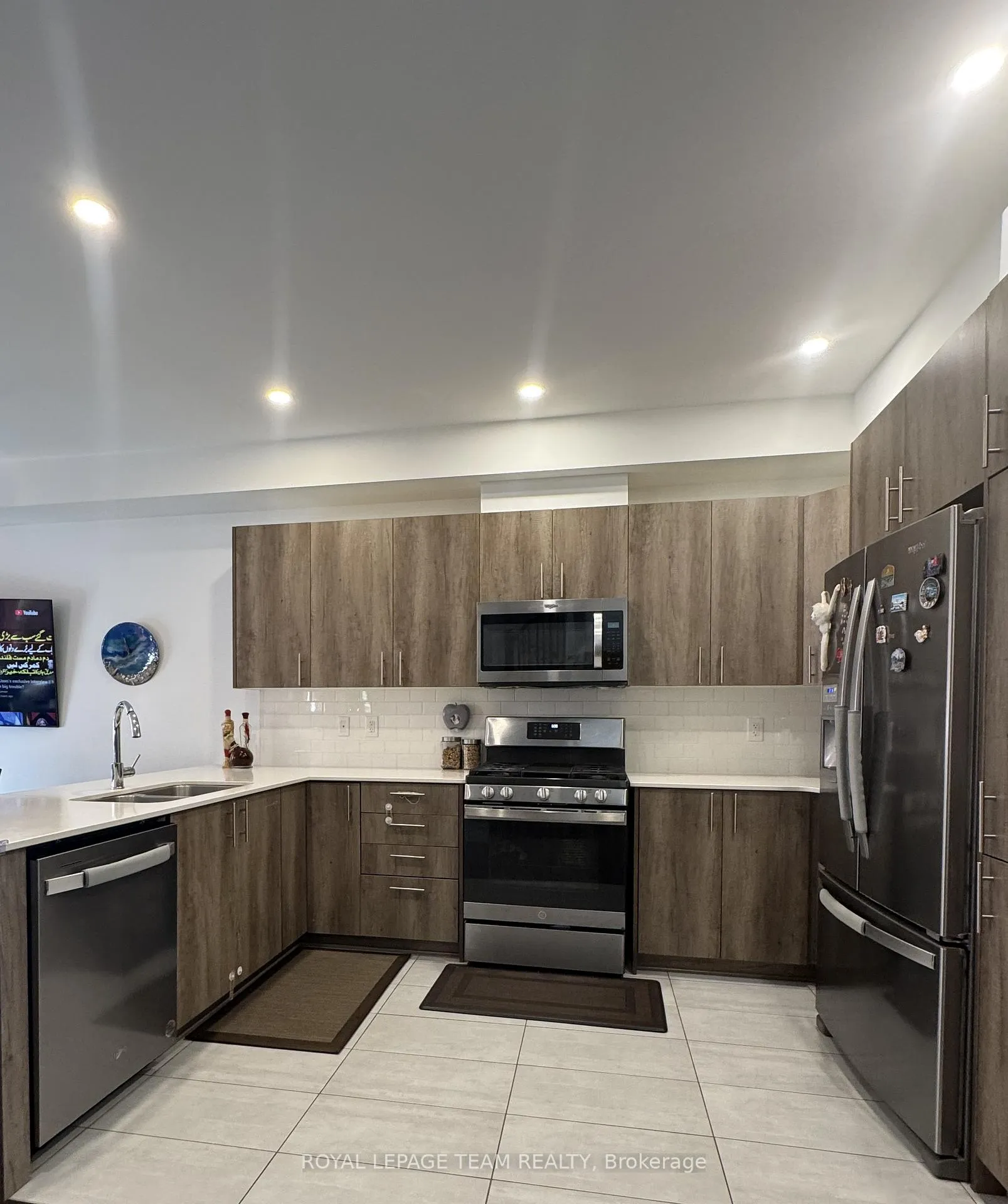 Photo 10 of 229 Zinnia Way, Ottawa, Riverside South/Gloucester Glen — HOMEH