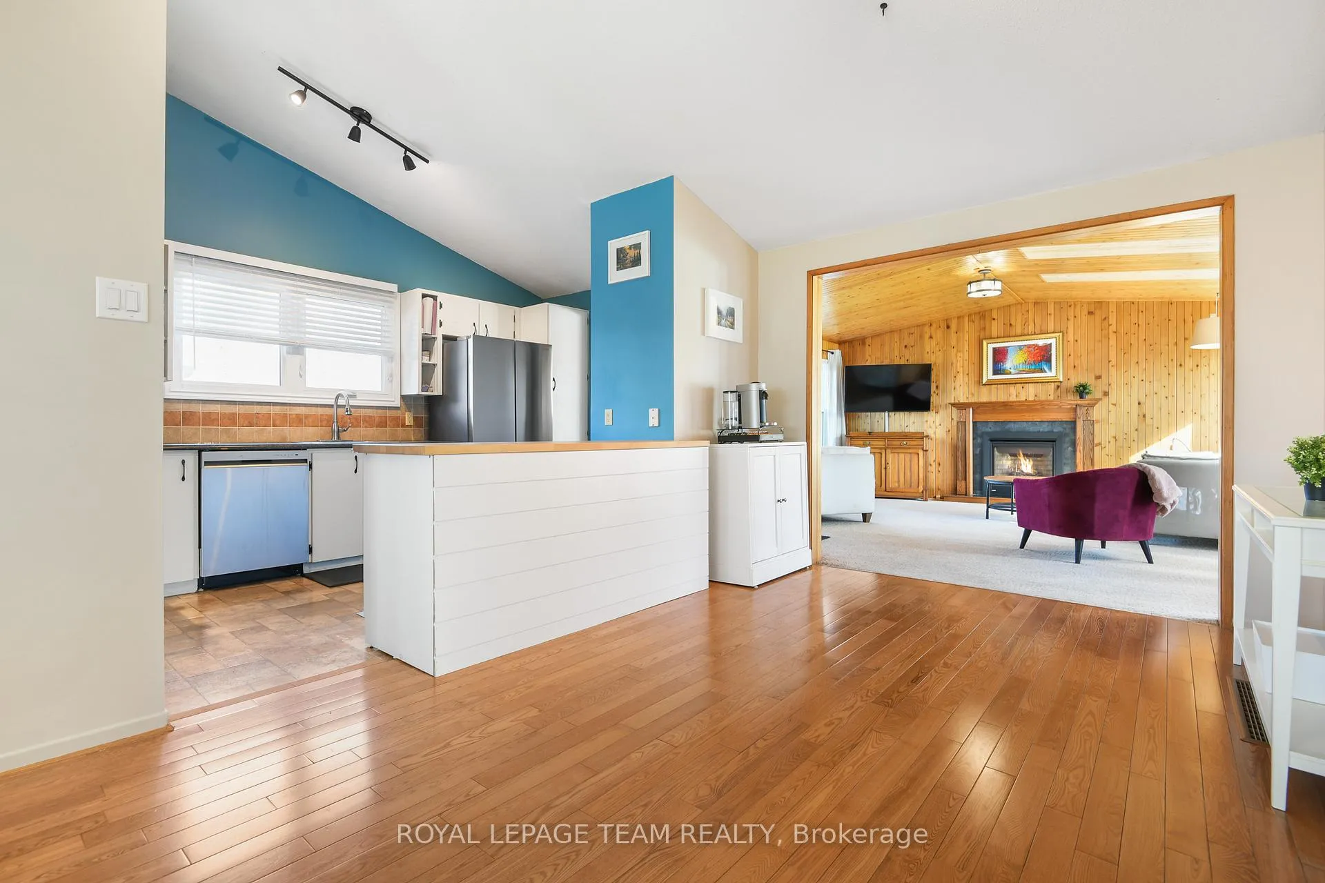 Photo 14 of 102 Creek Drive, Ottawa, Fitzroy — HOMEH