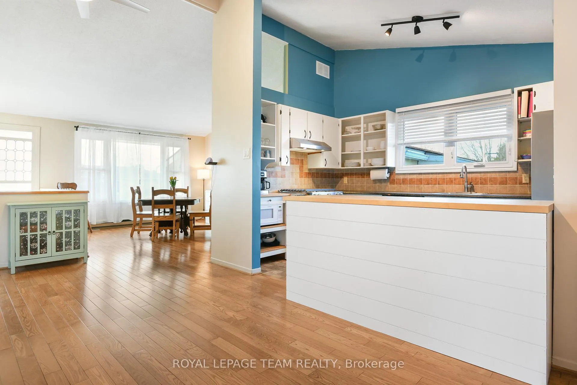 Photo 16 of 102 Creek Drive, Ottawa, Fitzroy — HOMEH