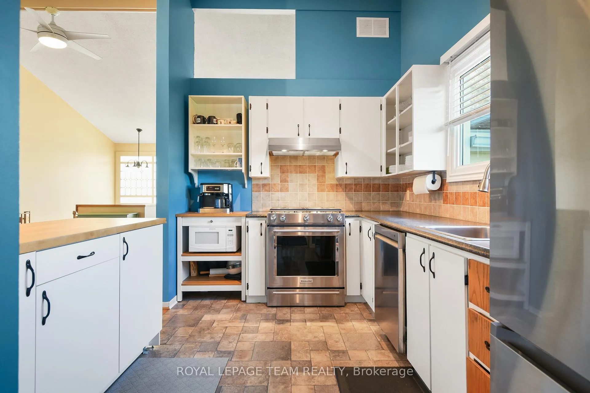 Photo 17 of 102 Creek Drive, Ottawa, Fitzroy — HOMEH