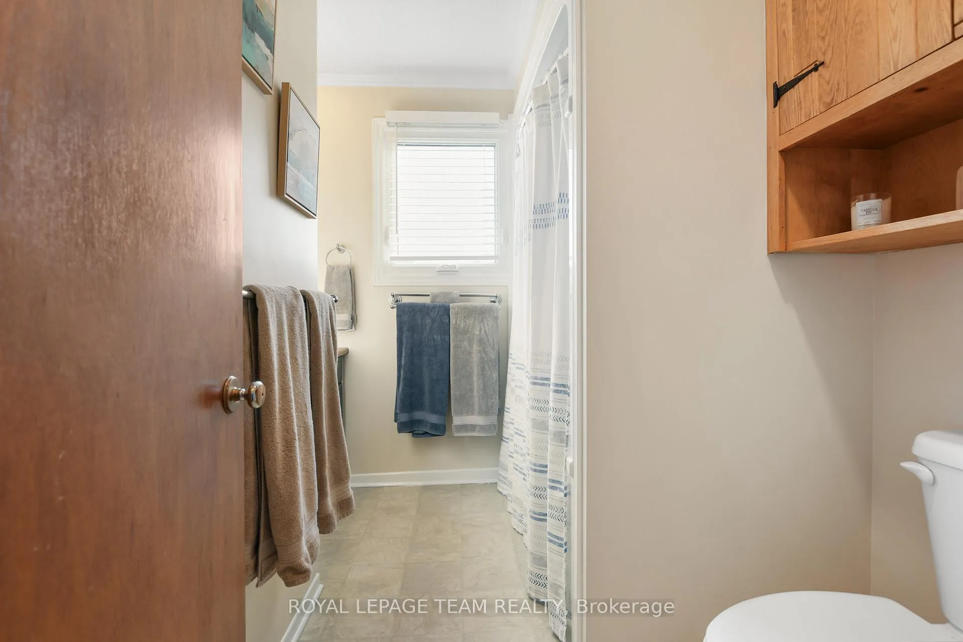 Photo 22 of 102 Creek Drive, Ottawa, Fitzroy — HOMEH