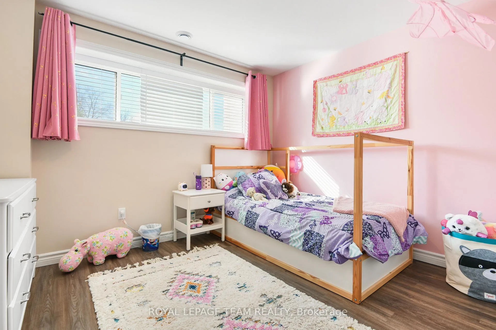 Photo 24 of 102 Creek Drive, Ottawa, Fitzroy — HOMEH