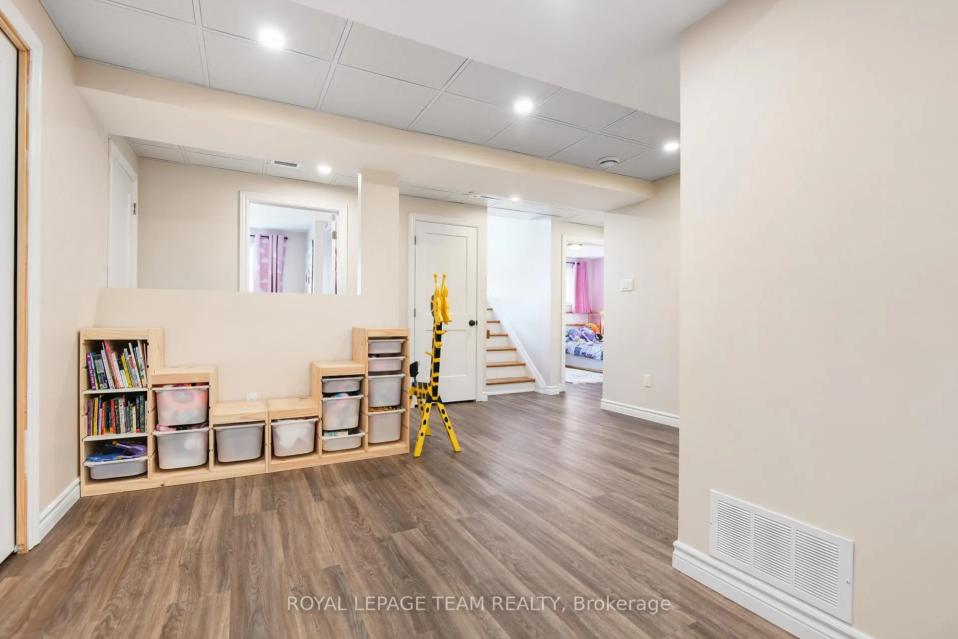 Photo 27 of 102 Creek Drive, Ottawa, Fitzroy — HOMEH