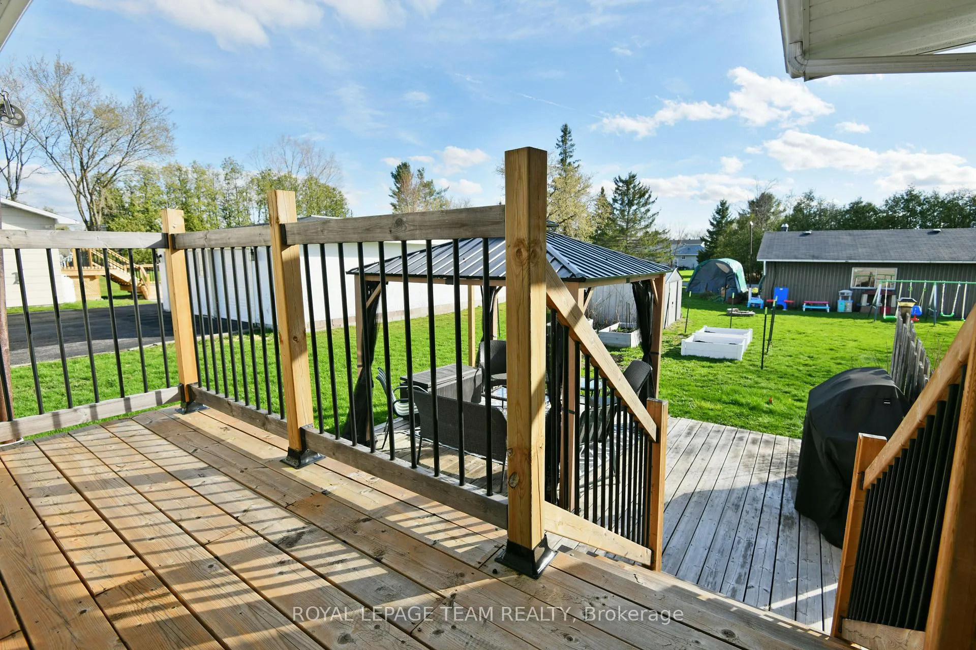 Photo 31 of 102 Creek Drive, Ottawa, Fitzroy — HOMEH