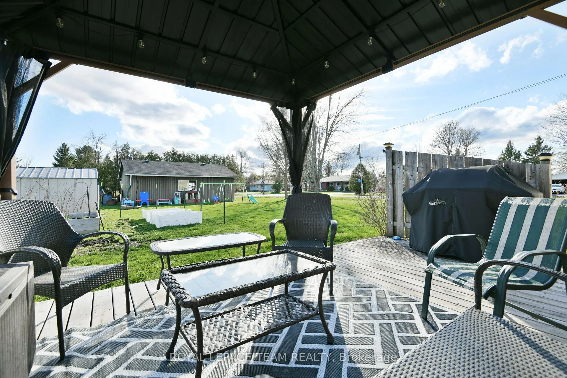 Photo 32 of 102 Creek Drive, Ottawa, Fitzroy — HOMEH