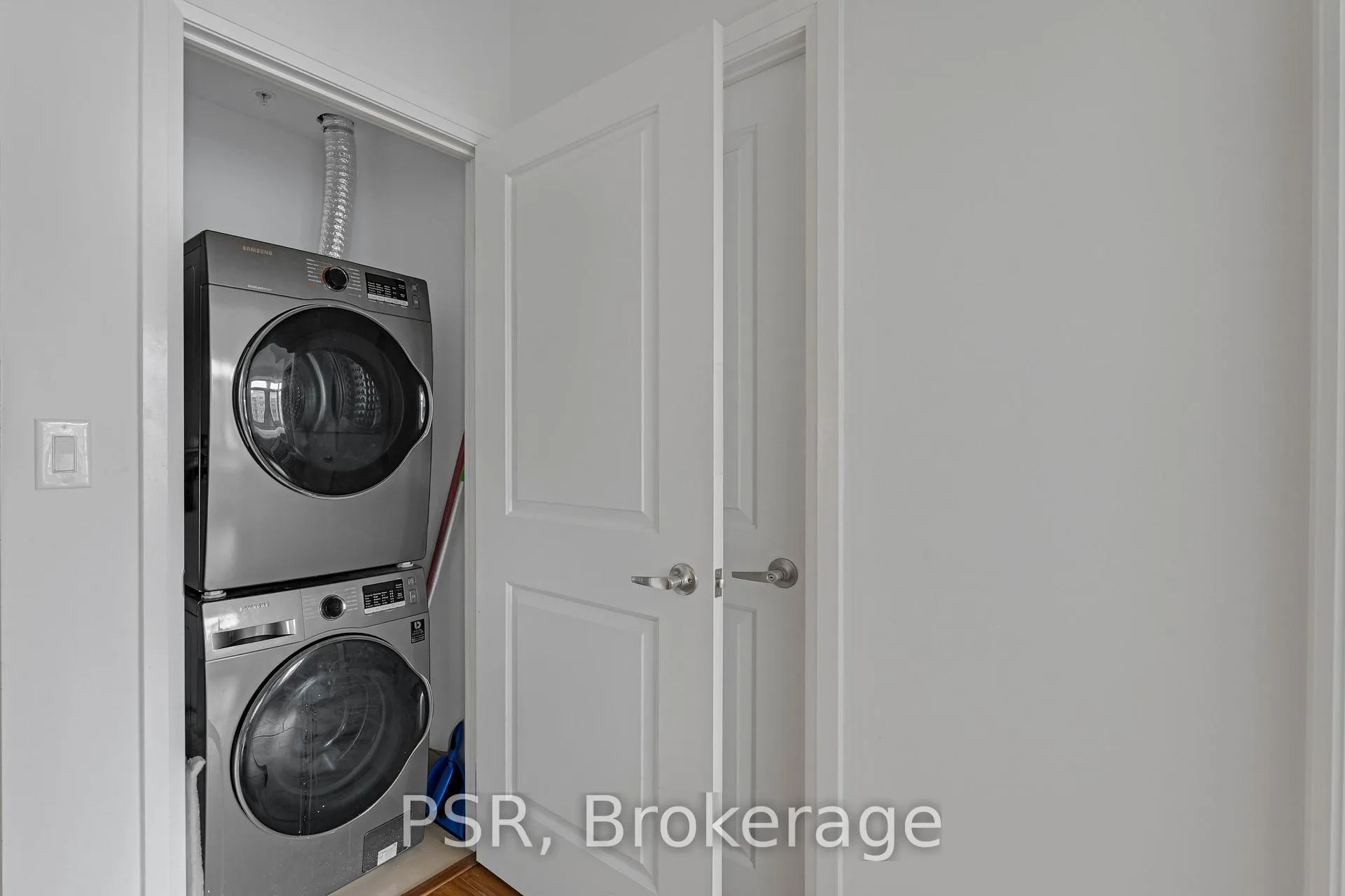 Photo 10 of Unit 908, 24 Woodstream Boulevard, Vaughan, Vaughan Grove — HOMEH