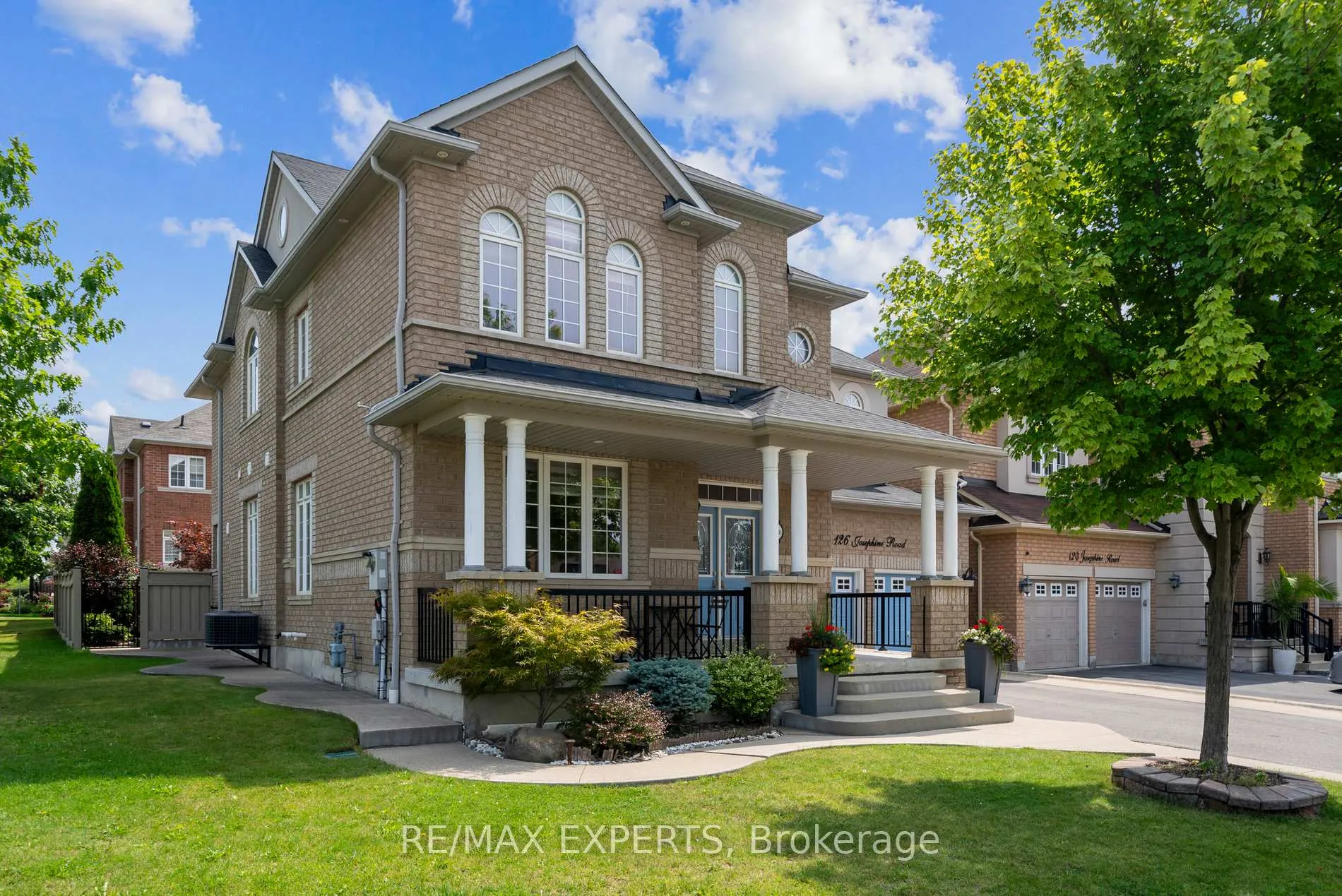 Photo 2 of 126 Josephine Road W, Vaughan, Vellore Village — HOMEH
