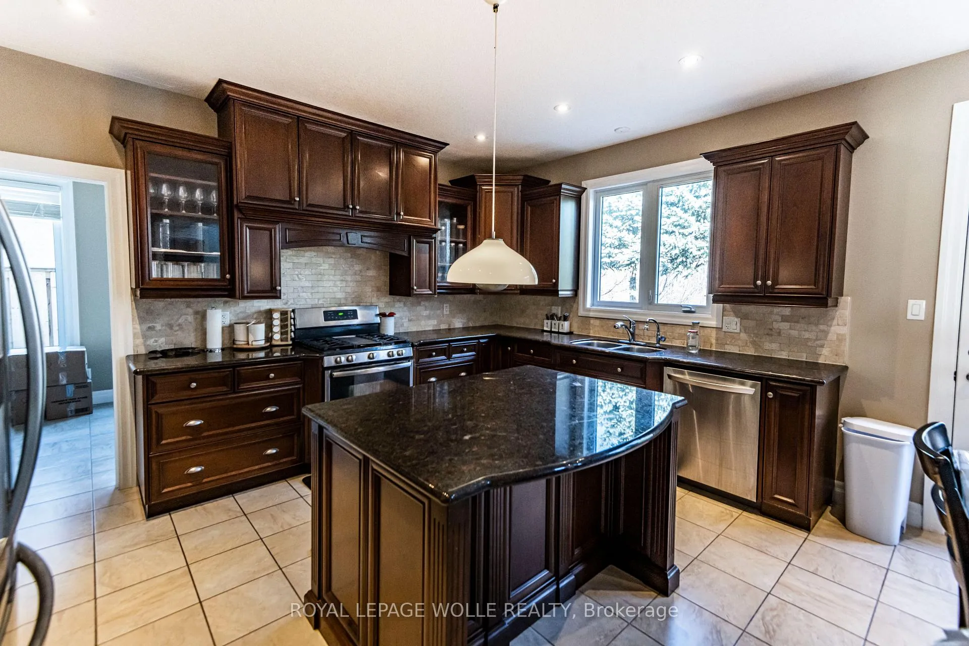 Photo 6 of 406 Rideau River Street, Waterloo — HOMEH