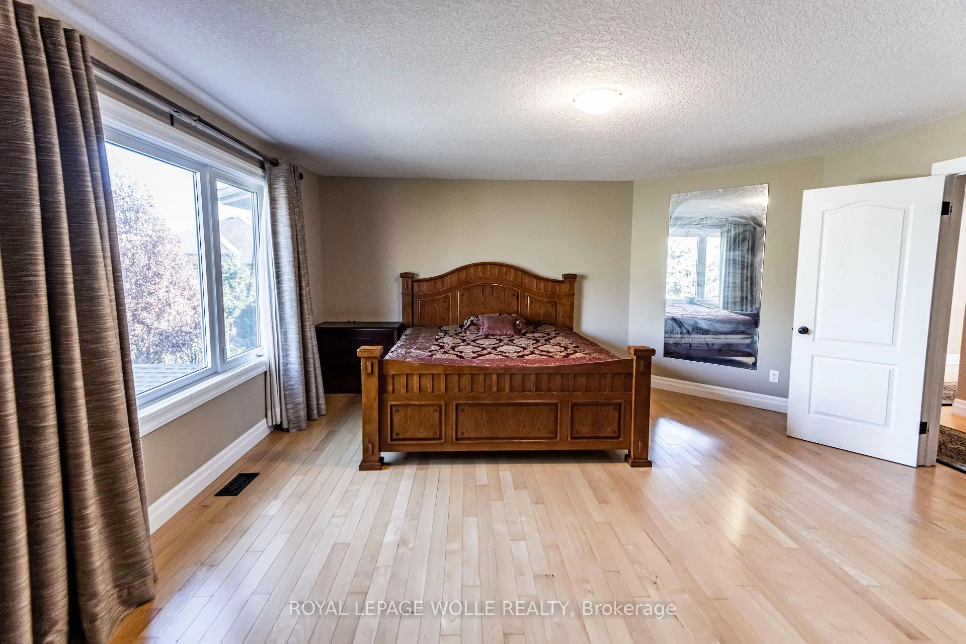 Photo 19 of 406 Rideau River Street, Waterloo — HOMEH