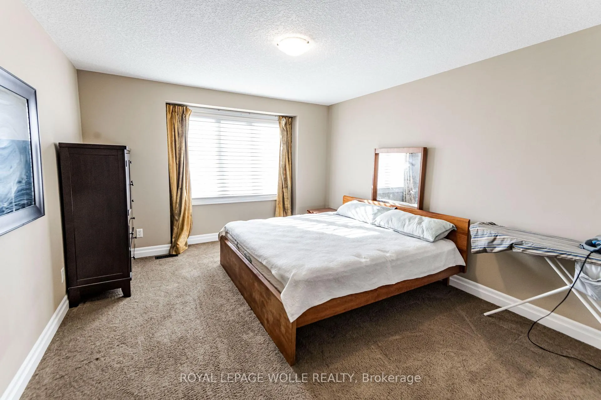 Photo 21 of 406 Rideau River Street, Waterloo — HOMEH