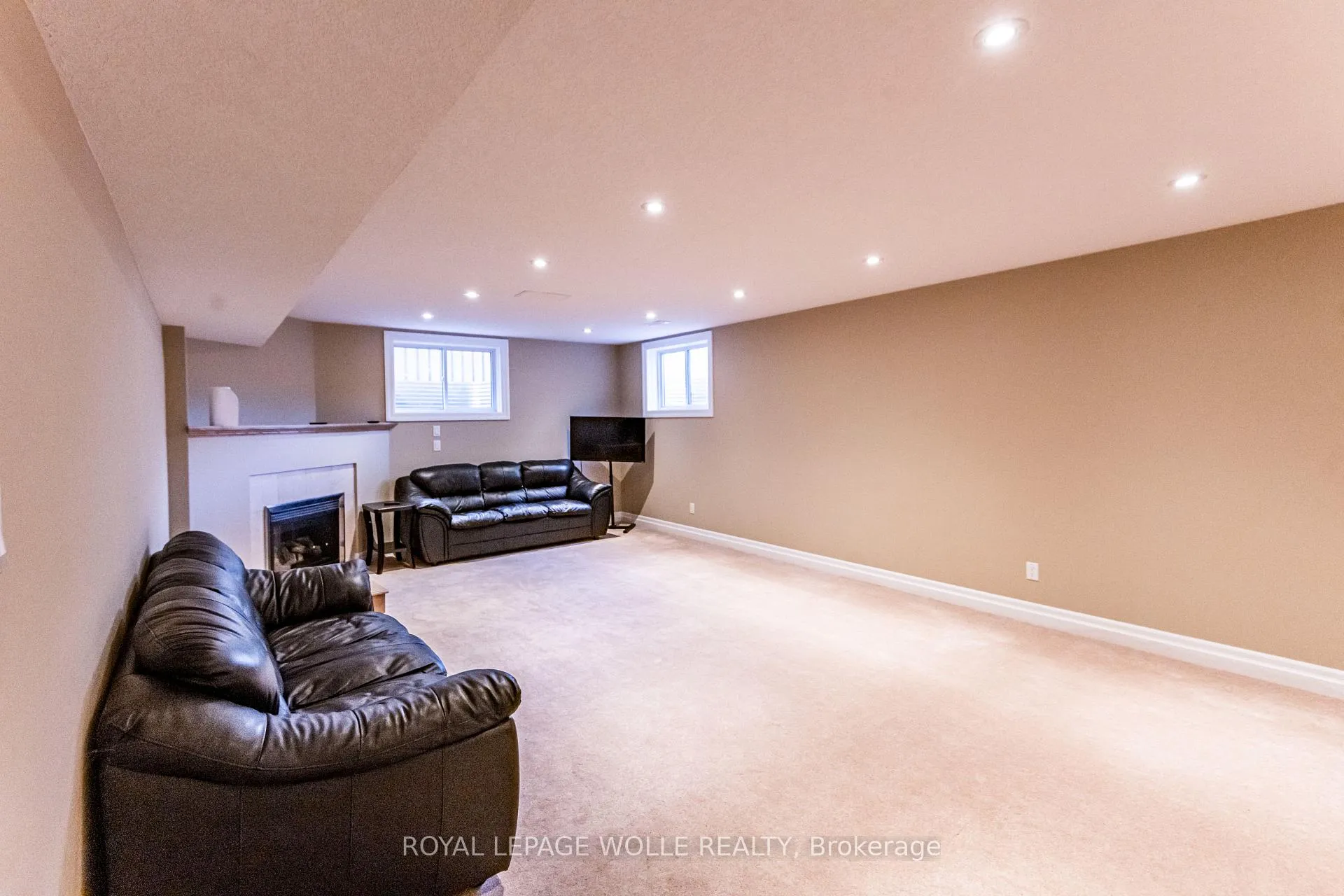 Photo 23 of 406 Rideau River Street, Waterloo — HOMEH