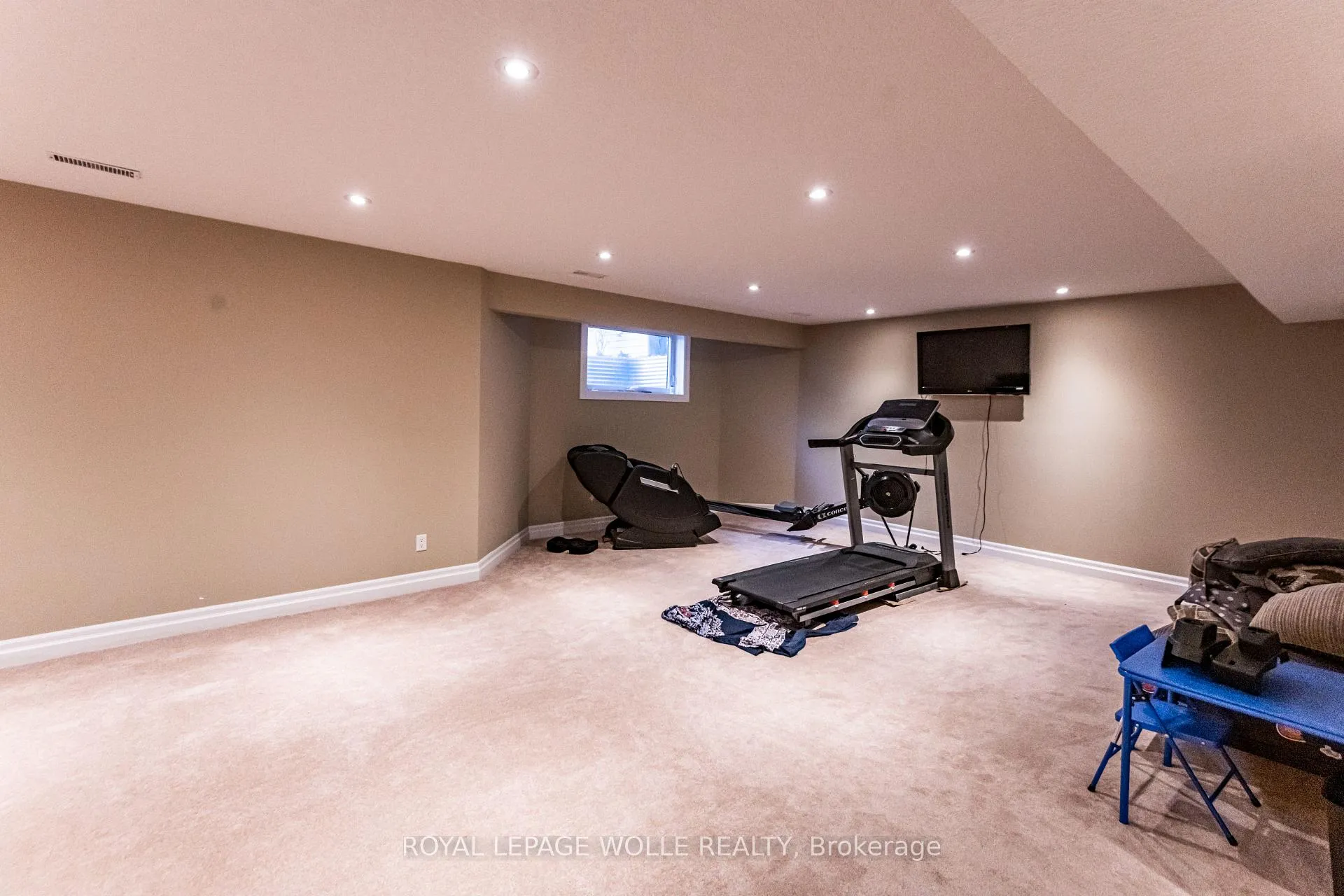 Photo 24 of 406 Rideau River Street, Waterloo — HOMEH