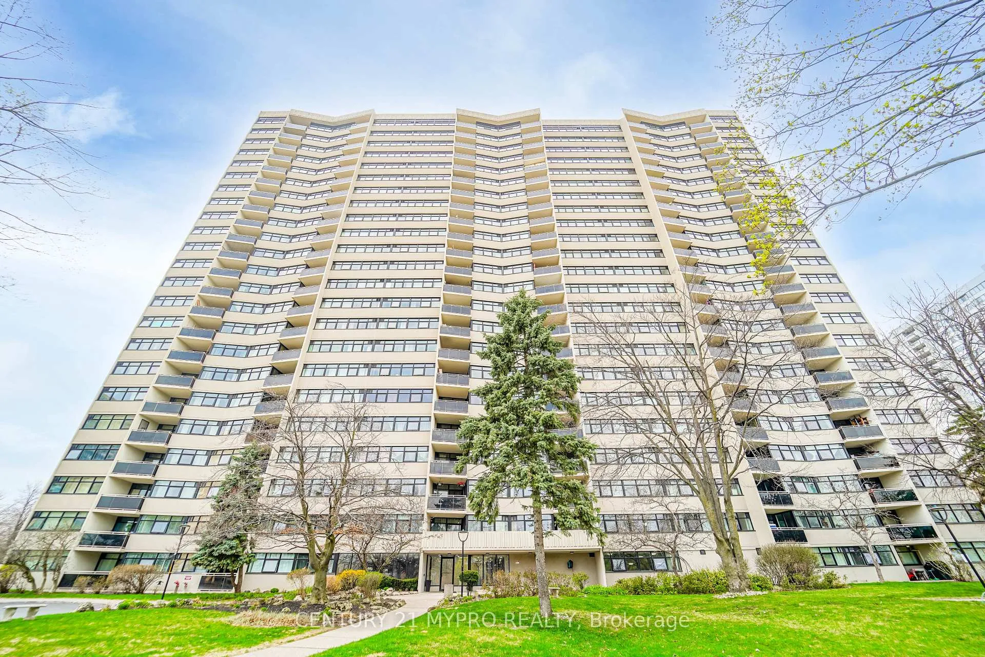 Front of Unit 1708, 100 Echo Point
