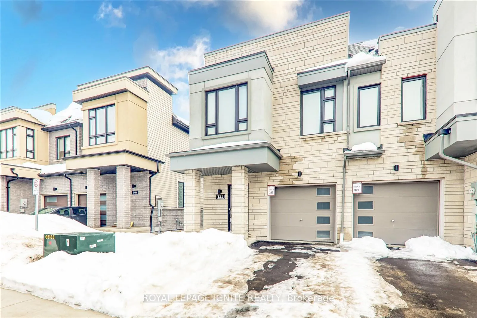 Photo 2 of 144 Sailors Landing, Clarington, Bowmanville — HOMEH
