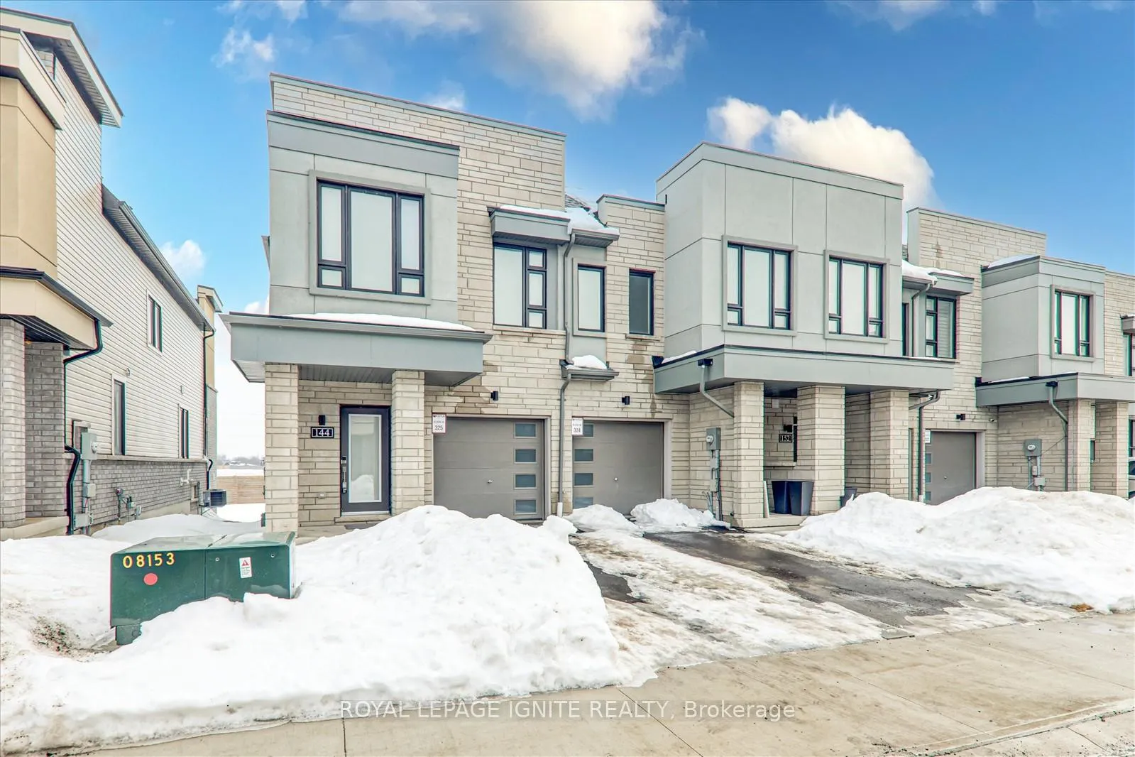 Photo 3 of 144 Sailors Landing, Clarington, Bowmanville — HOMEH
