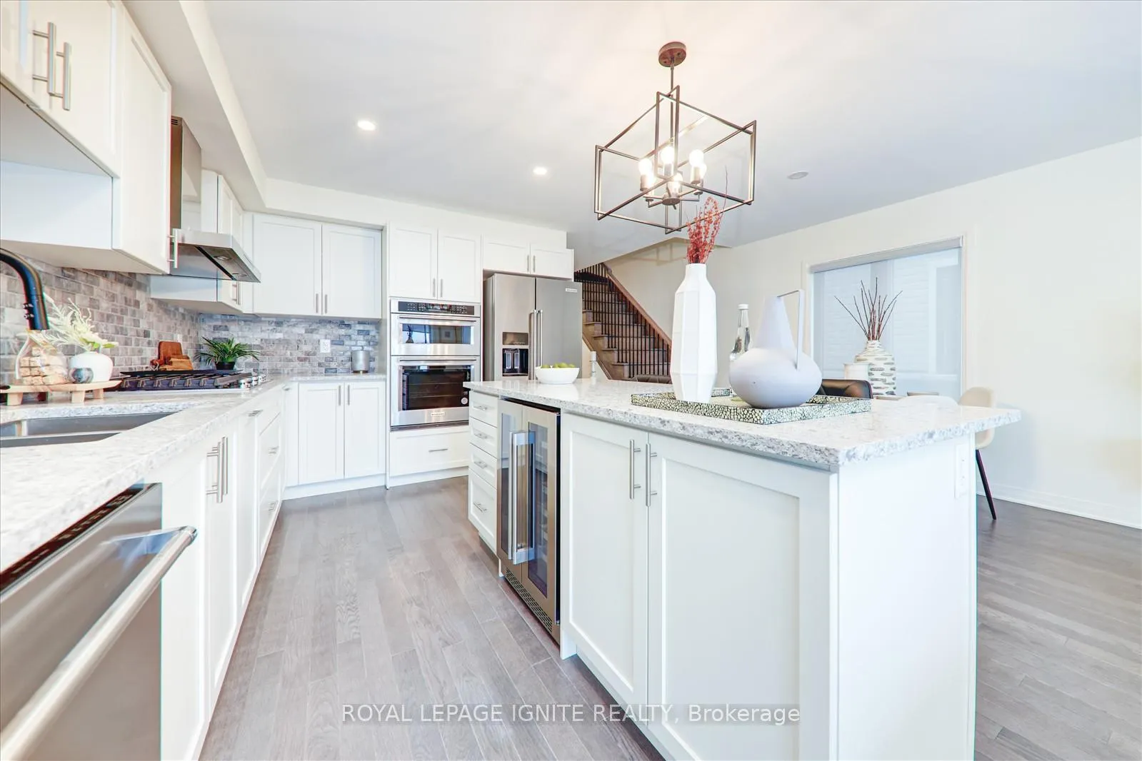 Photo 10 of 144 Sailors Landing, Clarington, Bowmanville — HOMEH