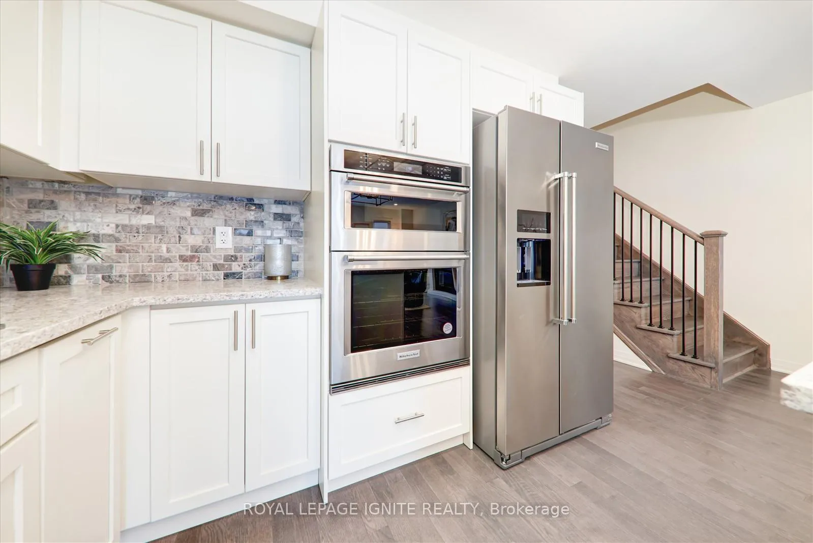Photo 11 of 144 Sailors Landing, Clarington, Bowmanville — HOMEH