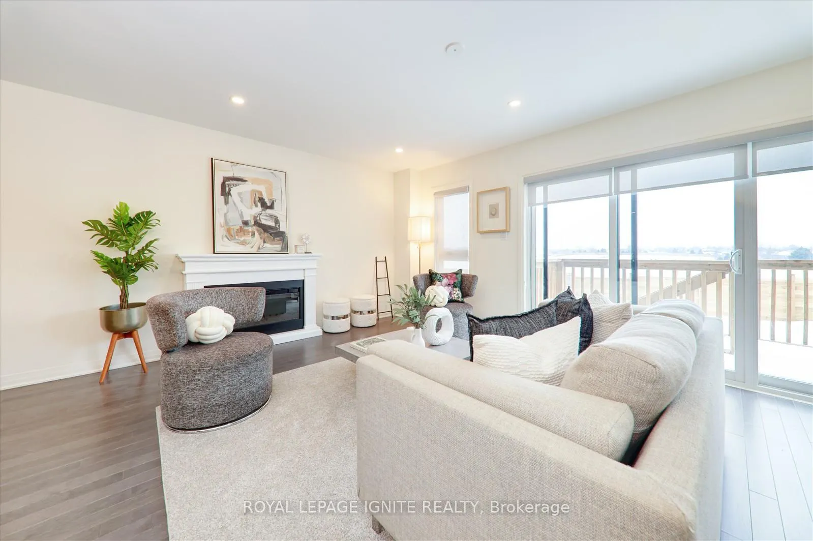 Photo 15 of 144 Sailors Landing, Clarington, Bowmanville — HOMEH