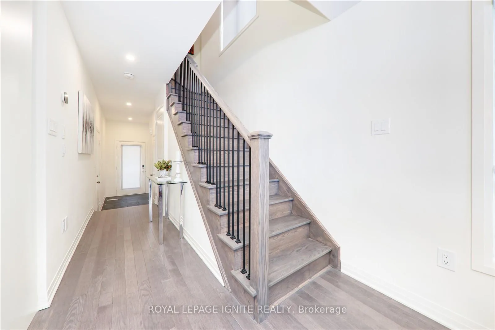 Photo 18 of 144 Sailors Landing, Clarington, Bowmanville — HOMEH