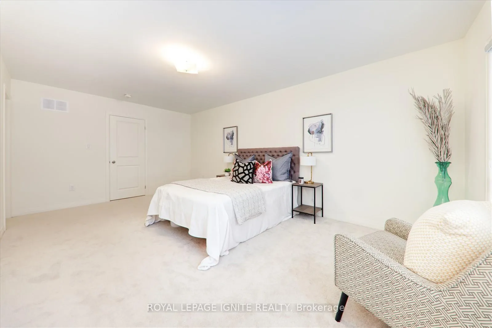Photo 22 of 144 Sailors Landing, Clarington, Bowmanville — HOMEH