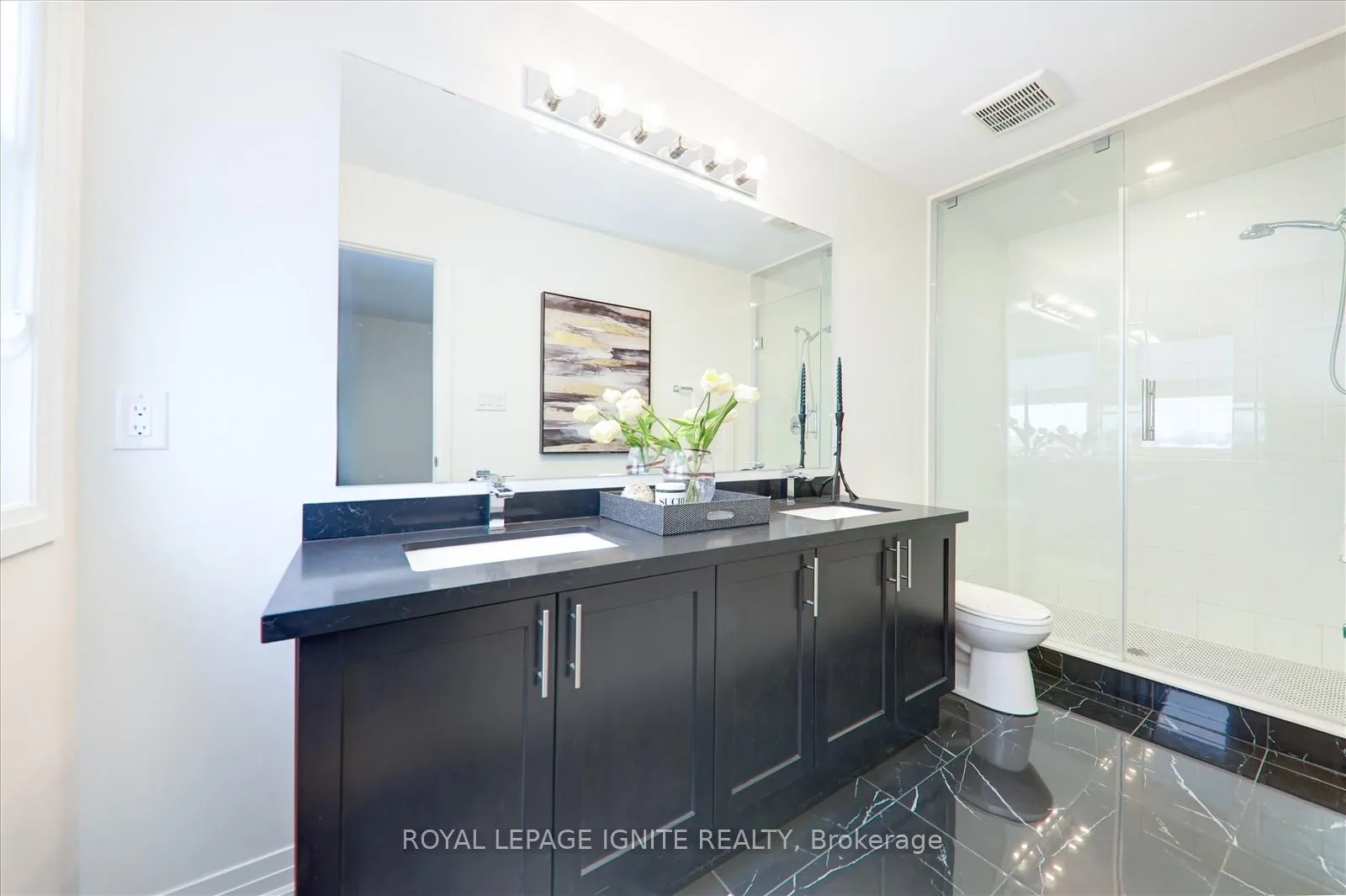 Photo 23 of 144 Sailors Landing, Clarington, Bowmanville — HOMEH