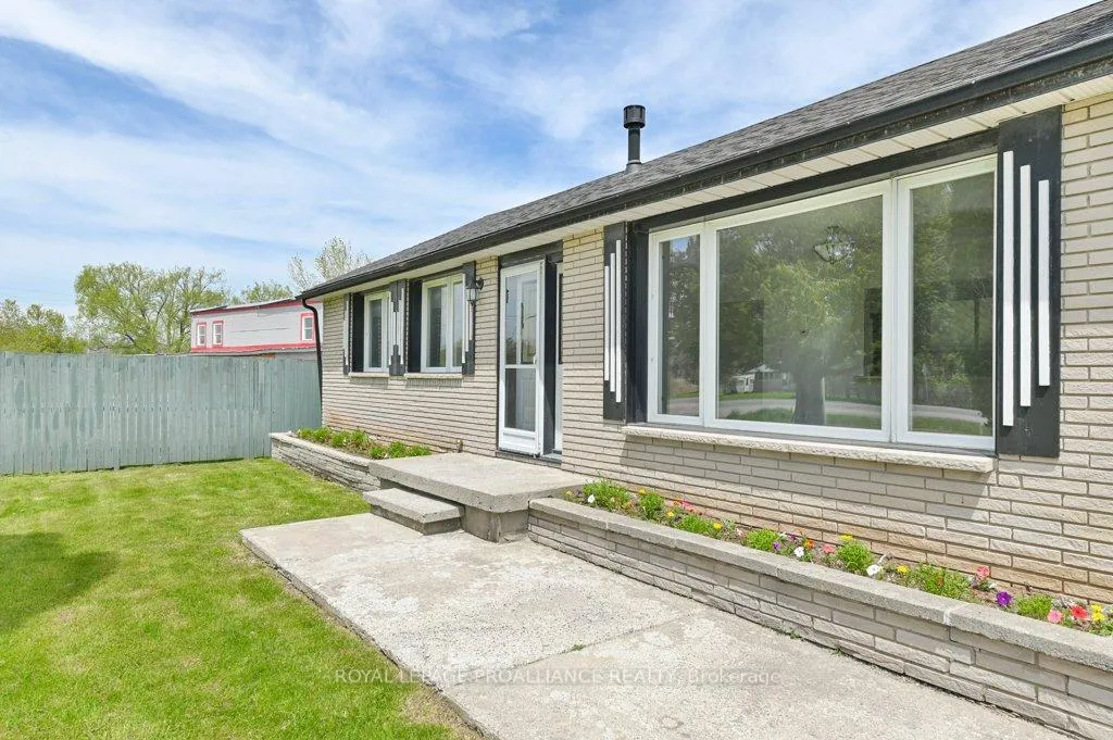 Photo 3 of 22227 Loyalist Parkway, Quinte West, Murray Ward — HOMEH