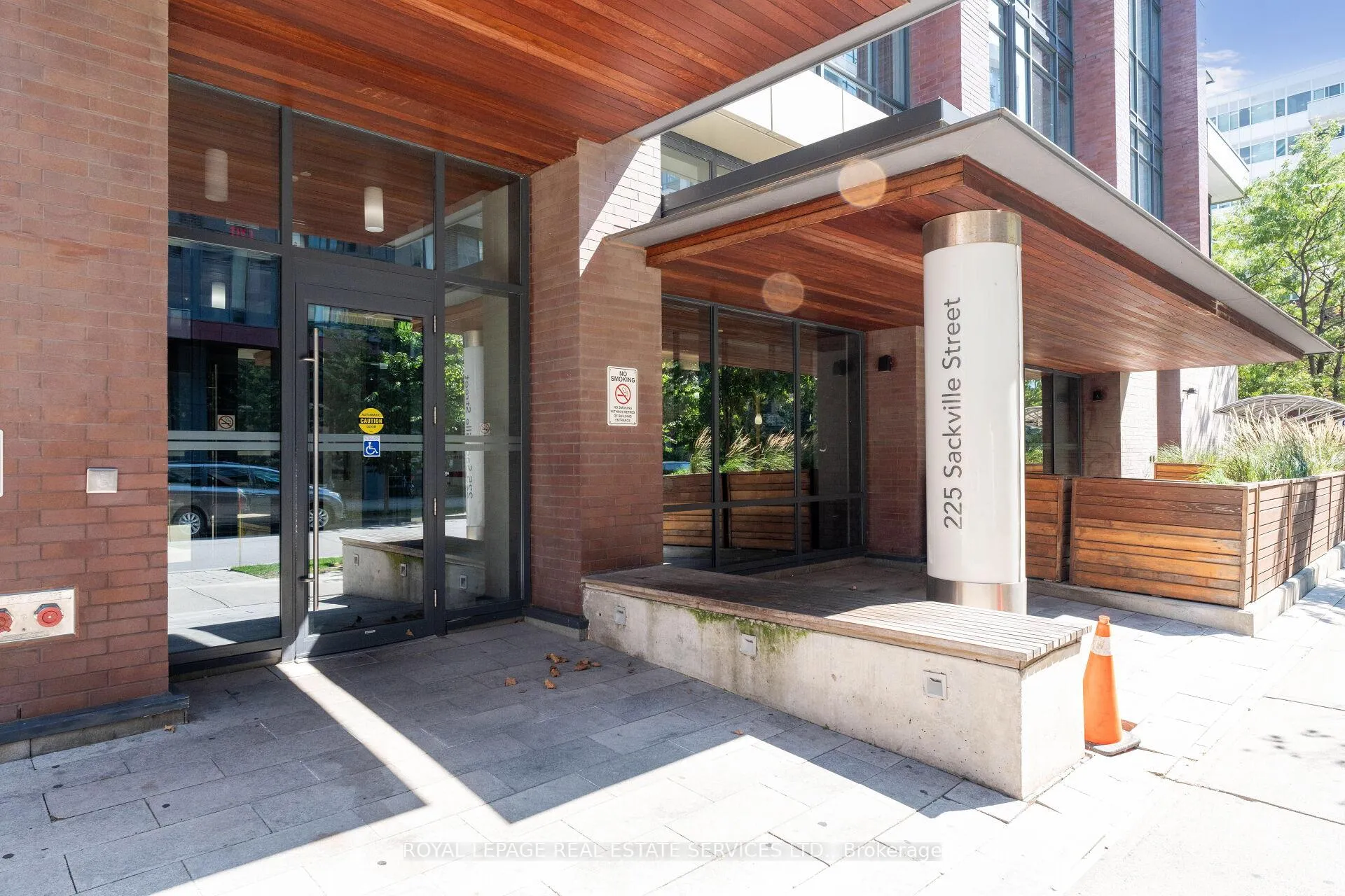 Photo 2 of Unit 1602, 225 Sackville Street, Toronto, Regent Park — HOMEH