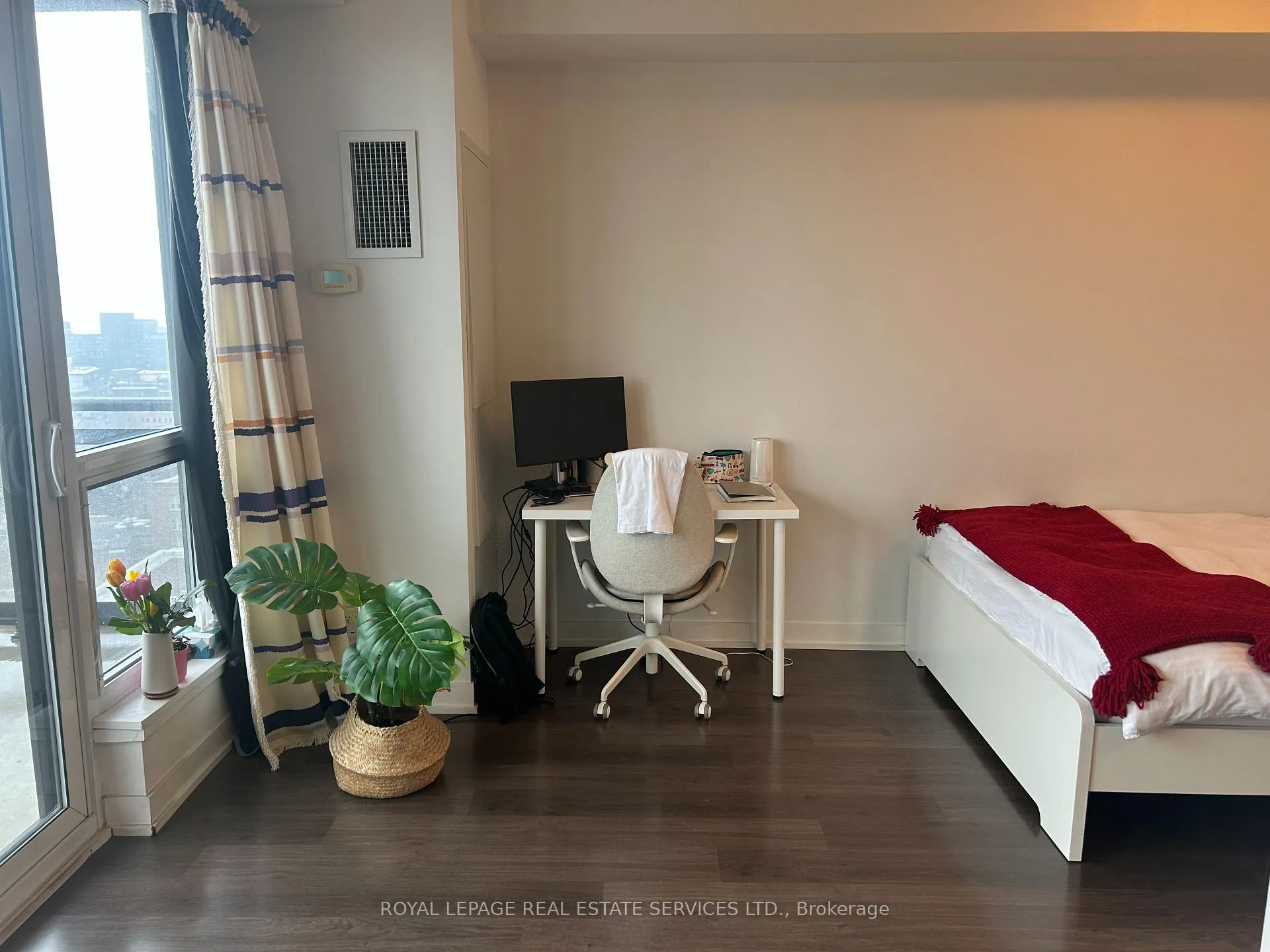 Photo 5 of Unit 1602, 225 Sackville Street, Toronto, Regent Park — HOMEH