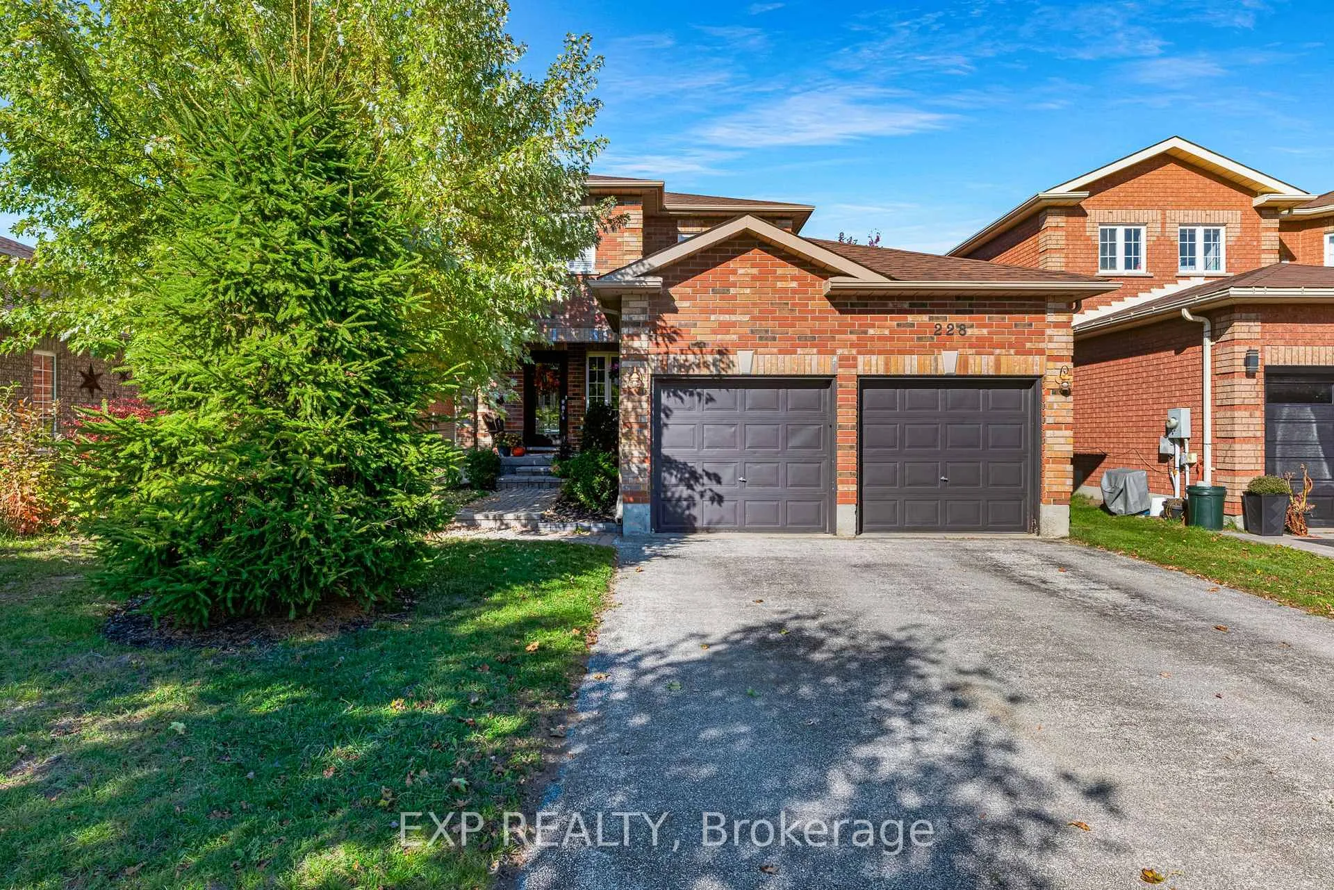 Photo 2 of 228 Mapleton Avenue S, Barrie, Holly — HOMEH