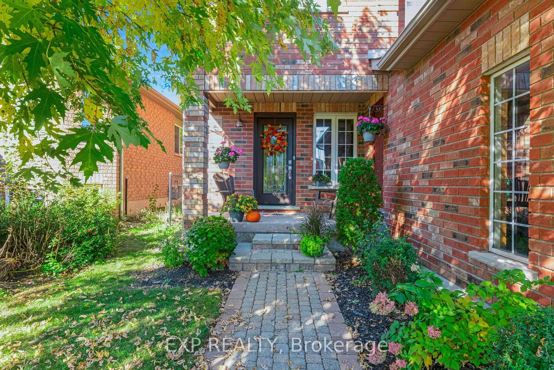 Photo 3 of 228 Mapleton Avenue S, Barrie, Holly — HOMEH