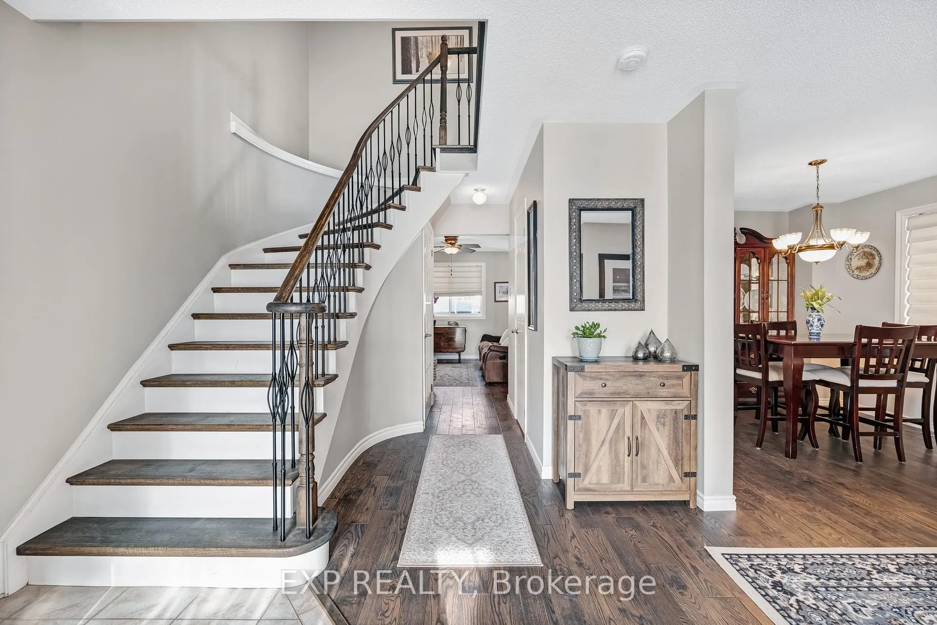 Photo 10 of 228 Mapleton Avenue S, Barrie, Holly — HOMEH