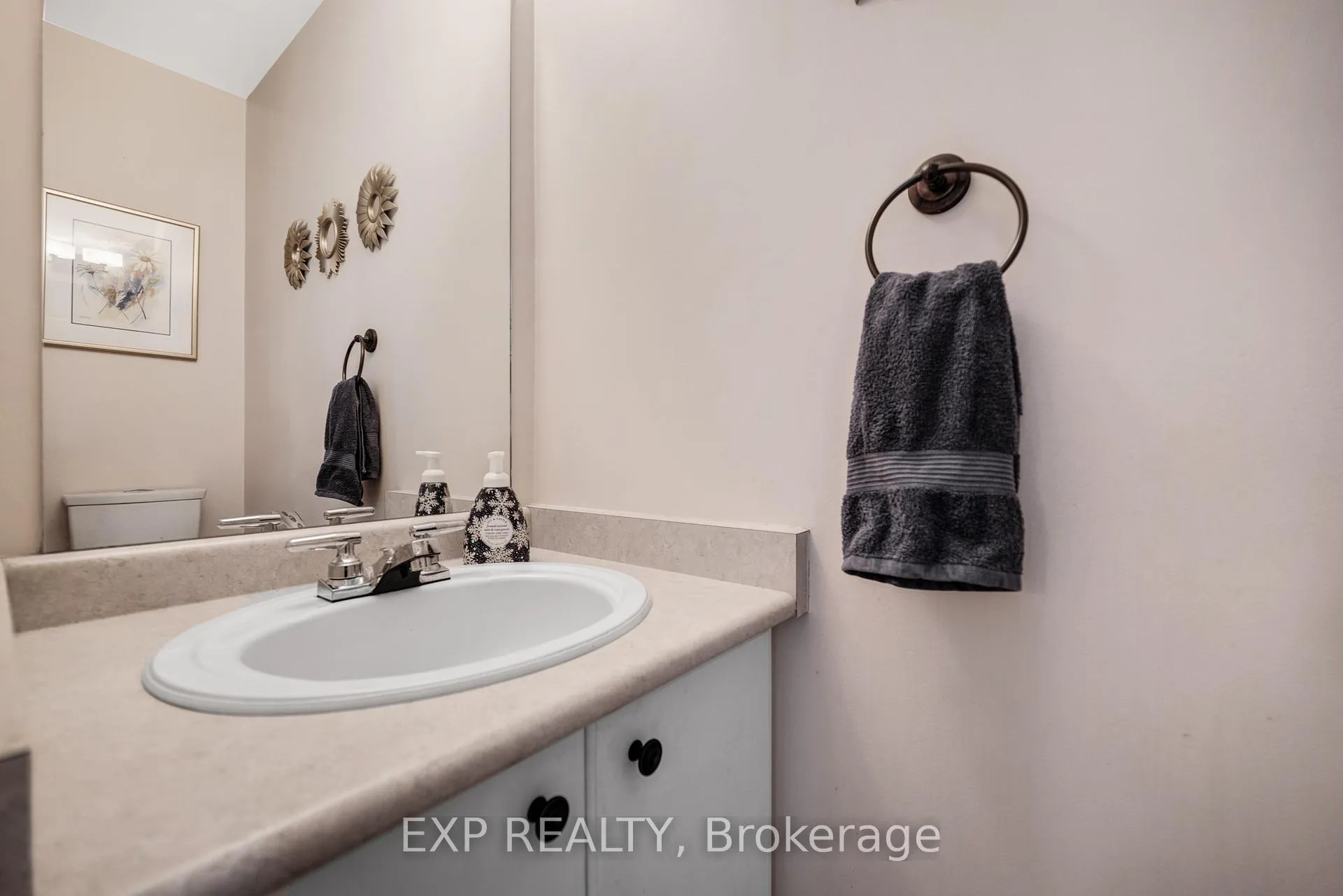 Photo 18 of 228 Mapleton Avenue S, Barrie, Holly — HOMEH