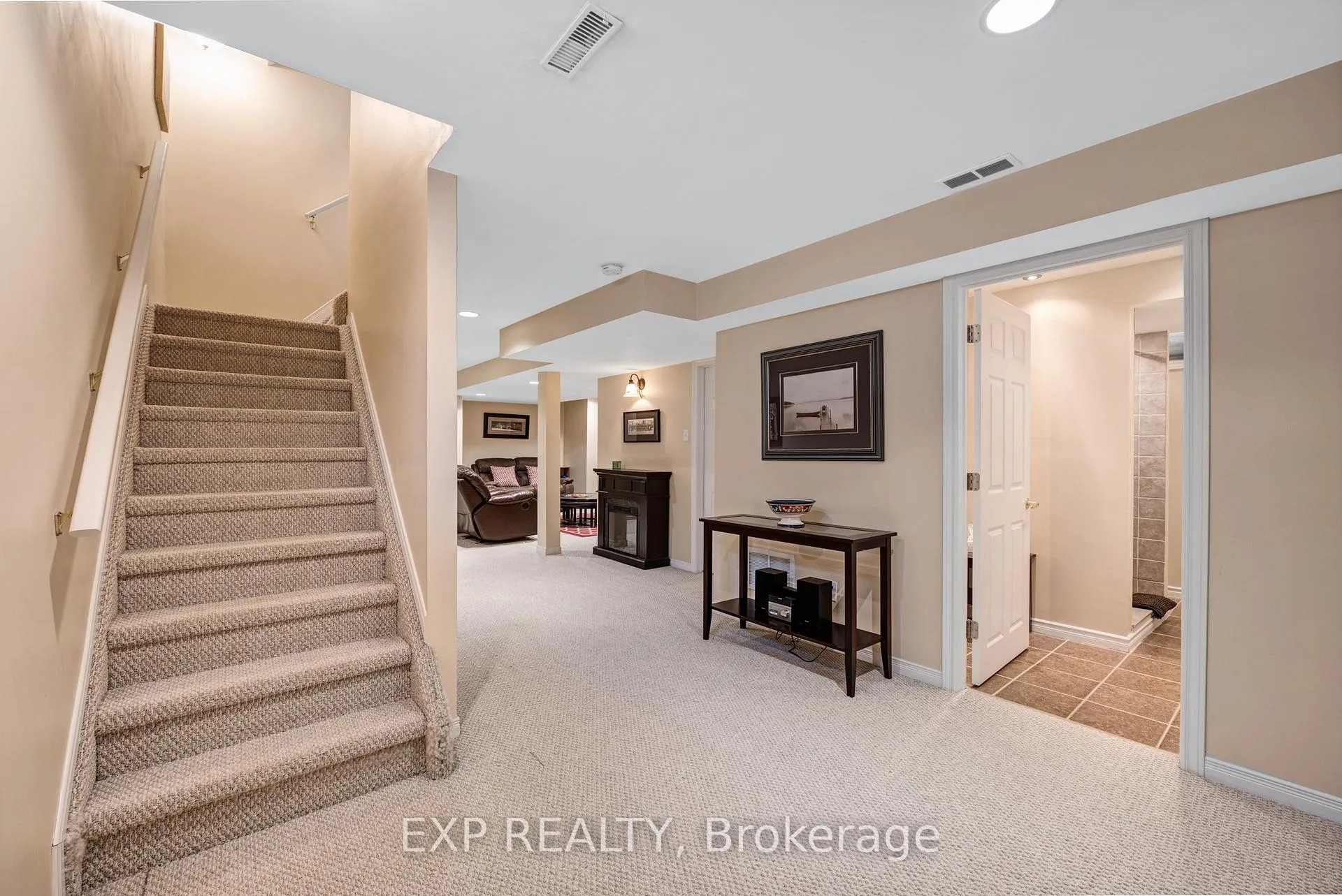 Photo 29 of 228 Mapleton Avenue S, Barrie, Holly — HOMEH