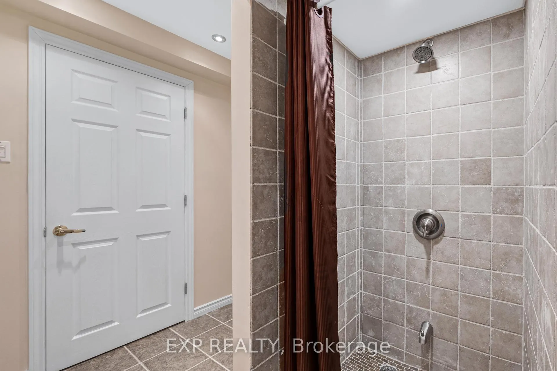 Photo 35 of 228 Mapleton Avenue S, Barrie, Holly — HOMEH