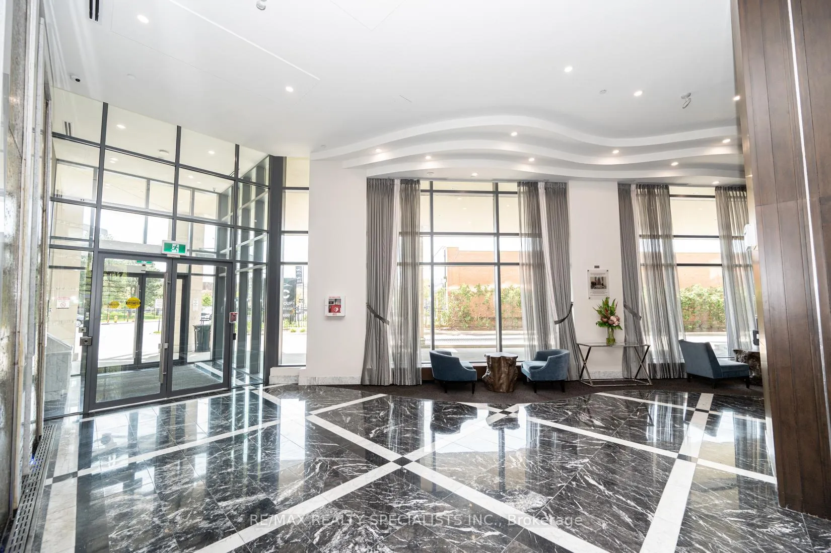 Photo 4 of Unit 426, 7608 Yonge Street, Vaughan, Crestwood-Springfarm-Yorkhill — HOMEH