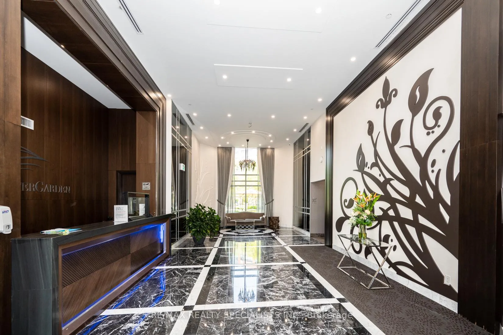 Photo 7 of Unit 426, 7608 Yonge Street, Vaughan, Crestwood-Springfarm-Yorkhill — HOMEH