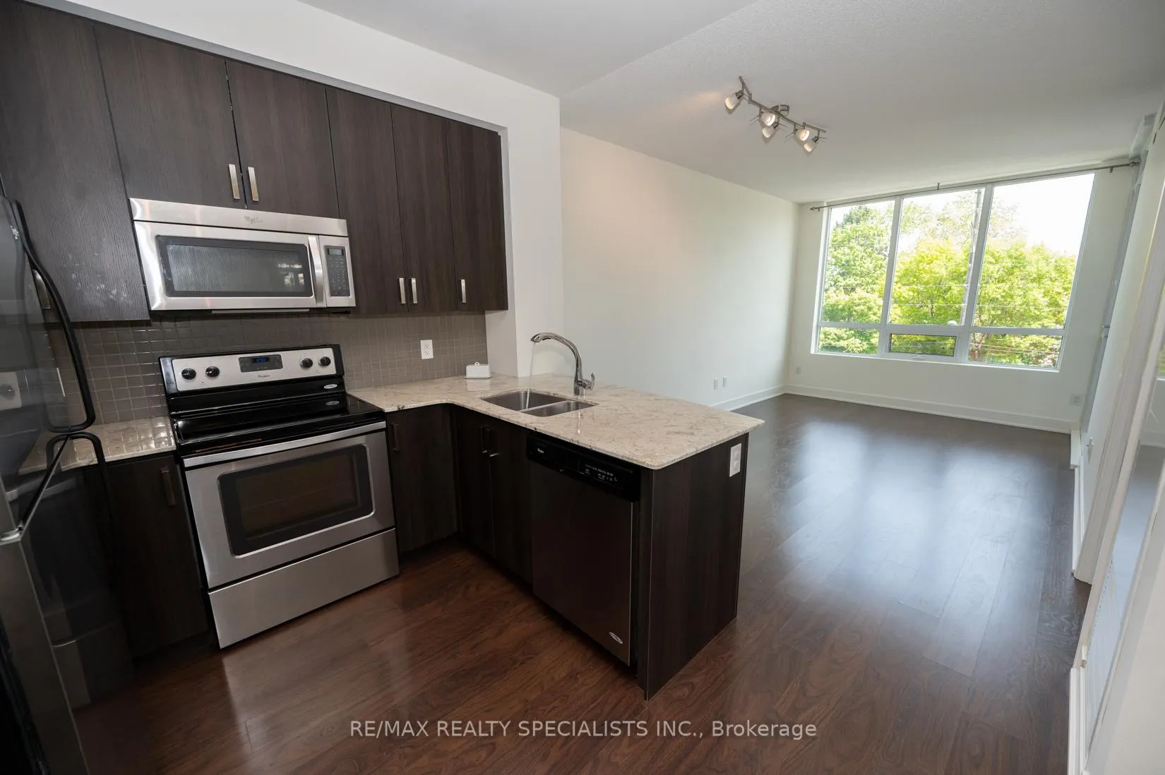 Photo 12 of Unit 426, 7608 Yonge Street, Vaughan, Crestwood-Springfarm-Yorkhill — HOMEH