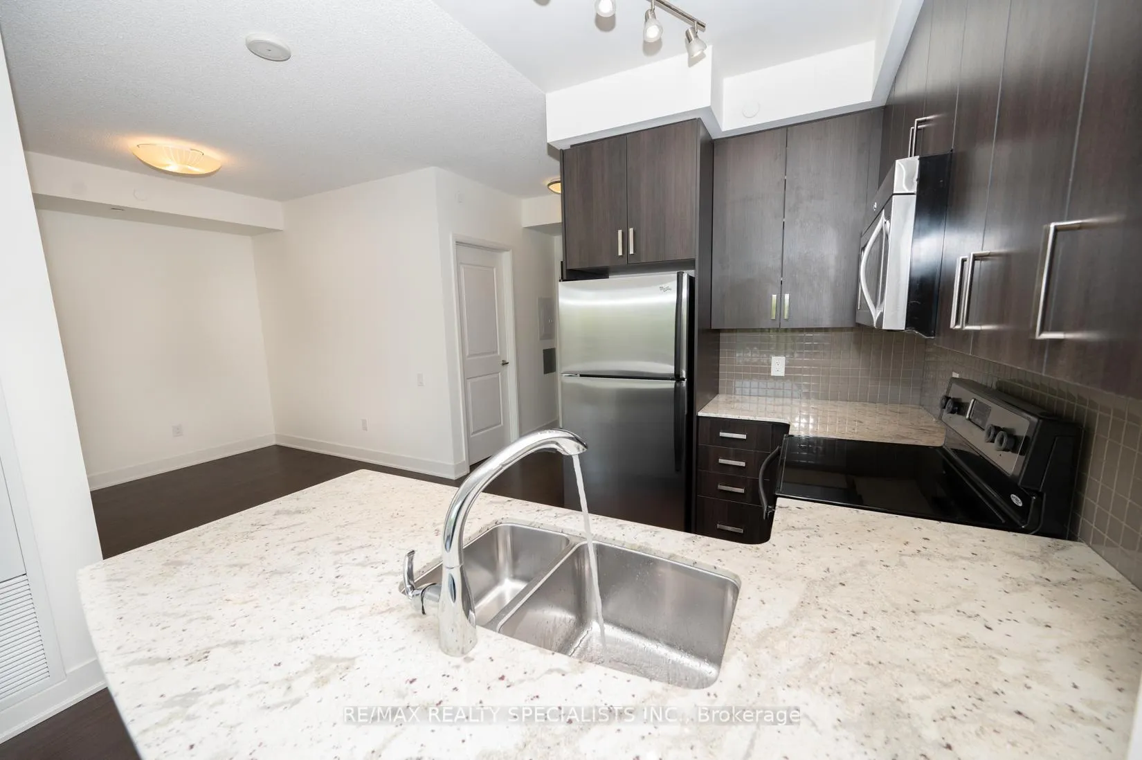 Photo 15 of Unit 426, 7608 Yonge Street, Vaughan, Crestwood-Springfarm-Yorkhill — HOMEH