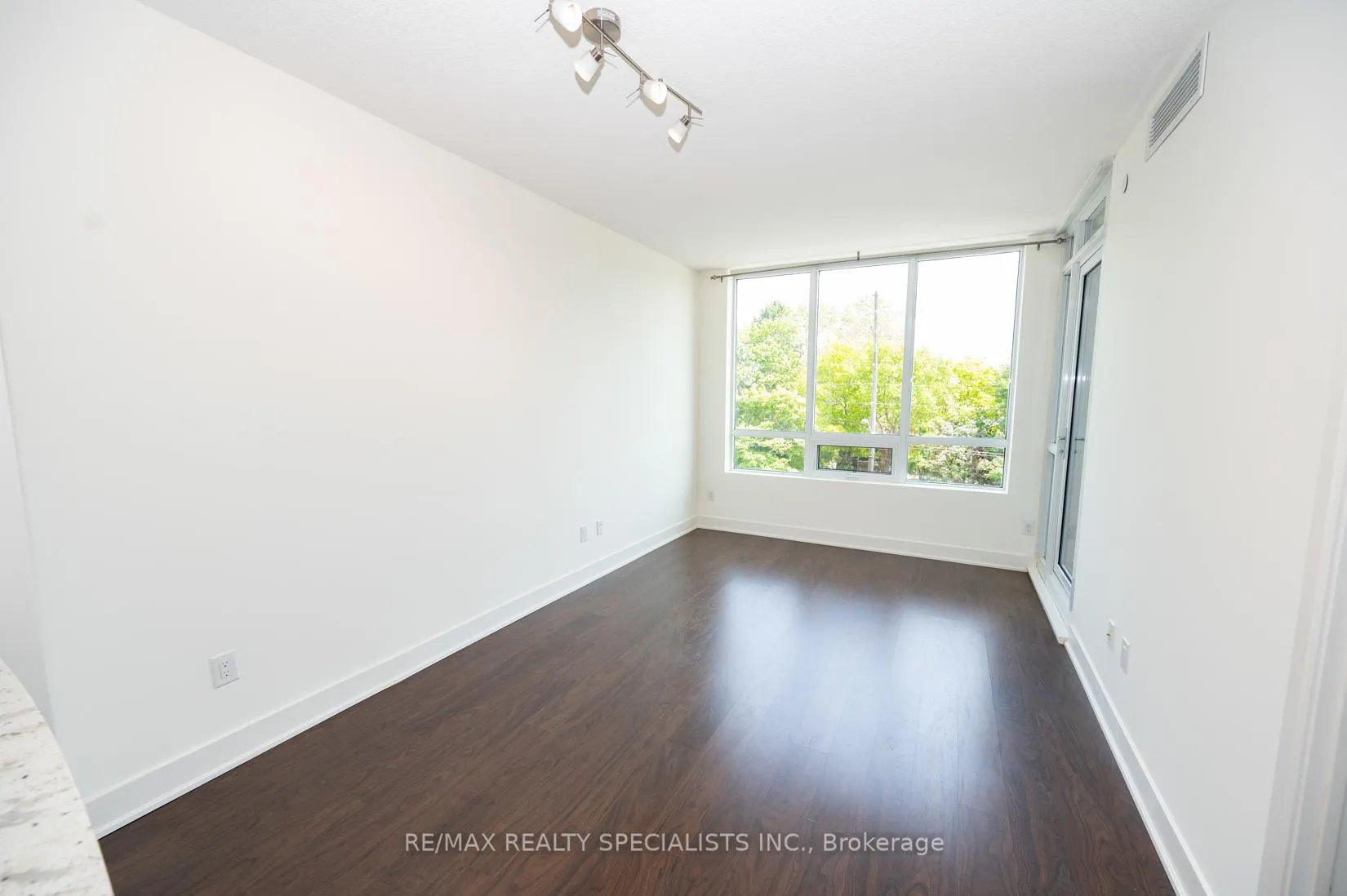 Photo 21 of Unit 426, 7608 Yonge Street, Vaughan, Crestwood-Springfarm-Yorkhill — HOMEH