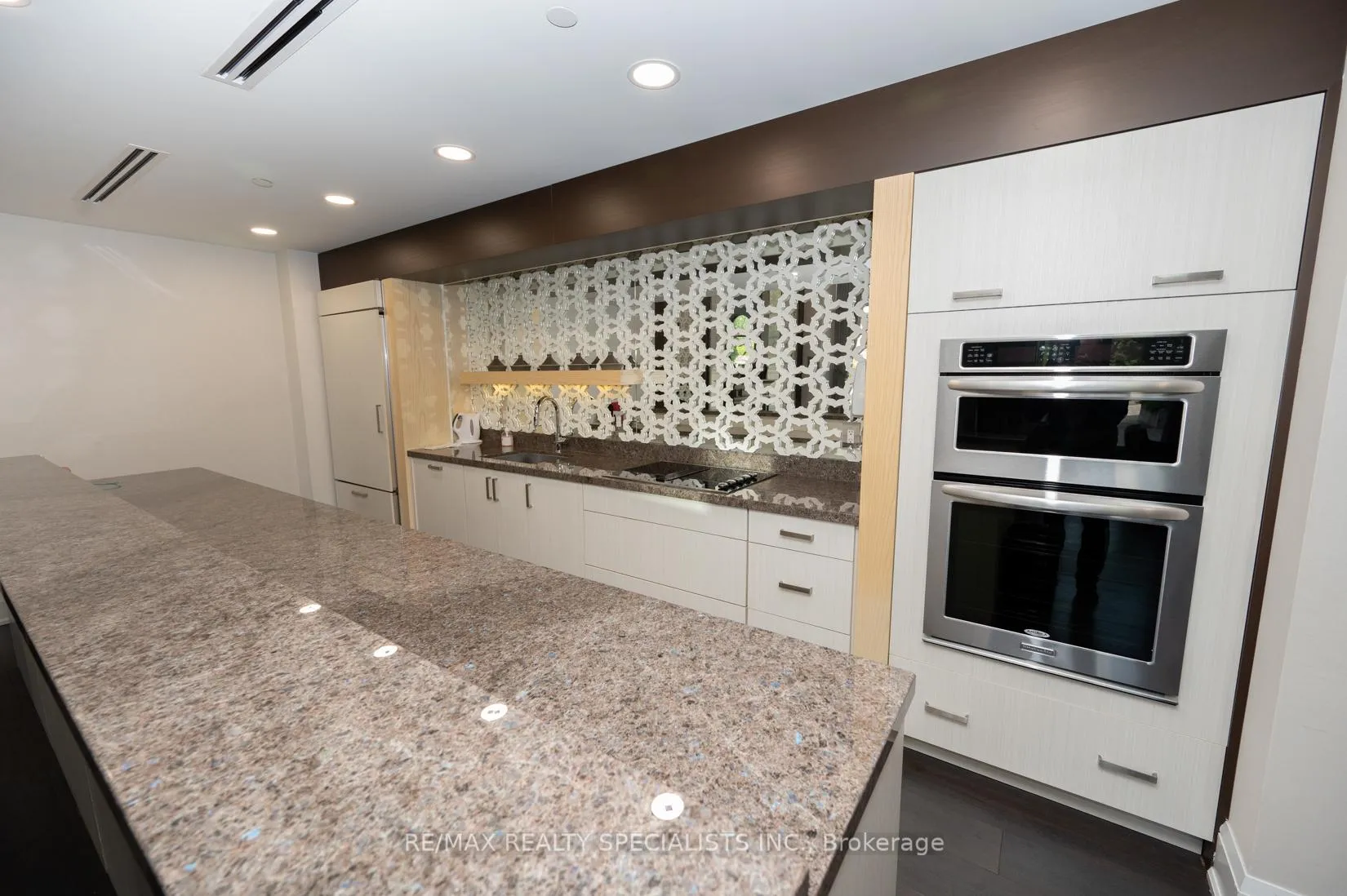Photo 32 of Unit 426, 7608 Yonge Street, Vaughan, Crestwood-Springfarm-Yorkhill — HOMEH