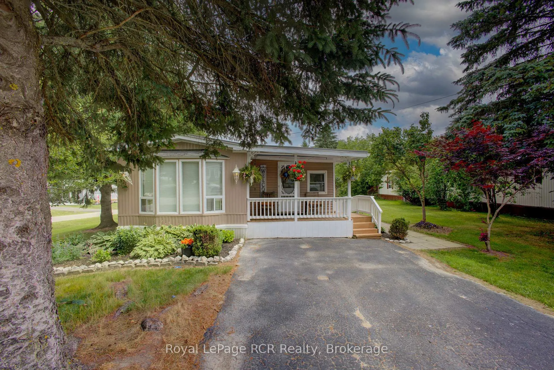 Front of 5 Grand Vista Drive