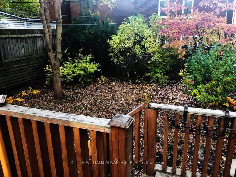 Photo 9 of 2 Edgewood Gardens, Toronto, Woodbine Corridor — HOMEH