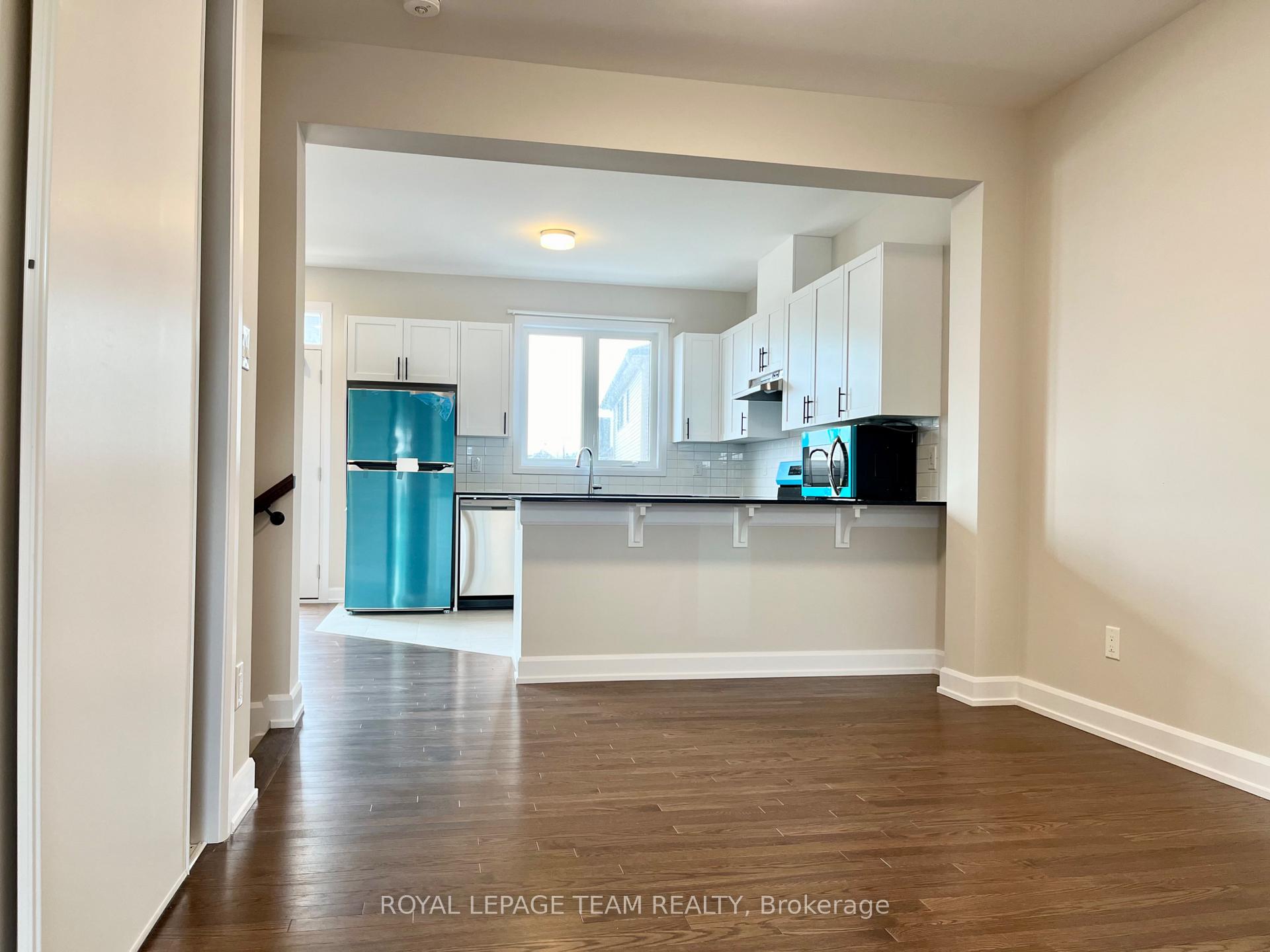 Photo 3 of 642 Expansion Road, Ottawa, Barrhaven - Half Moon Bay — HOMEH
