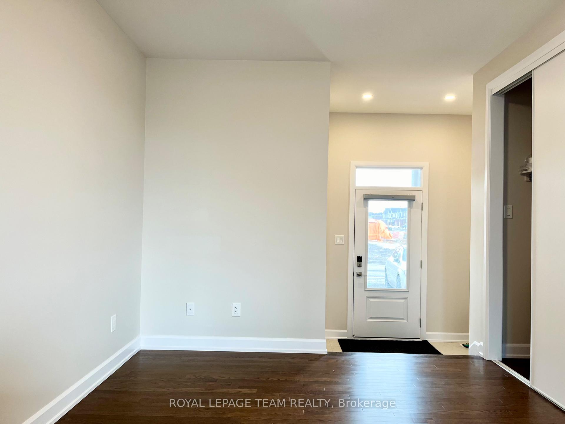 Photo 5 of 642 Expansion Road, Ottawa, Barrhaven - Half Moon Bay — HOMEH