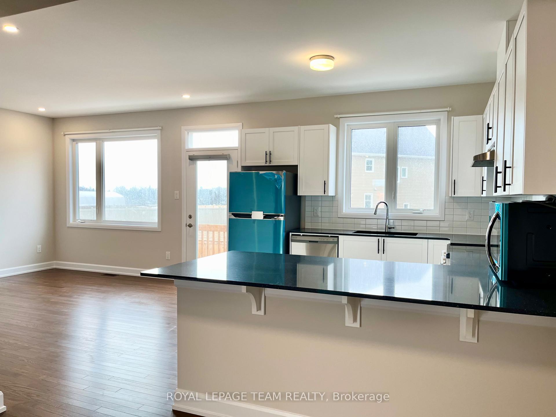 Photo 6 of 642 Expansion Road, Ottawa, Barrhaven - Half Moon Bay — HOMEH
