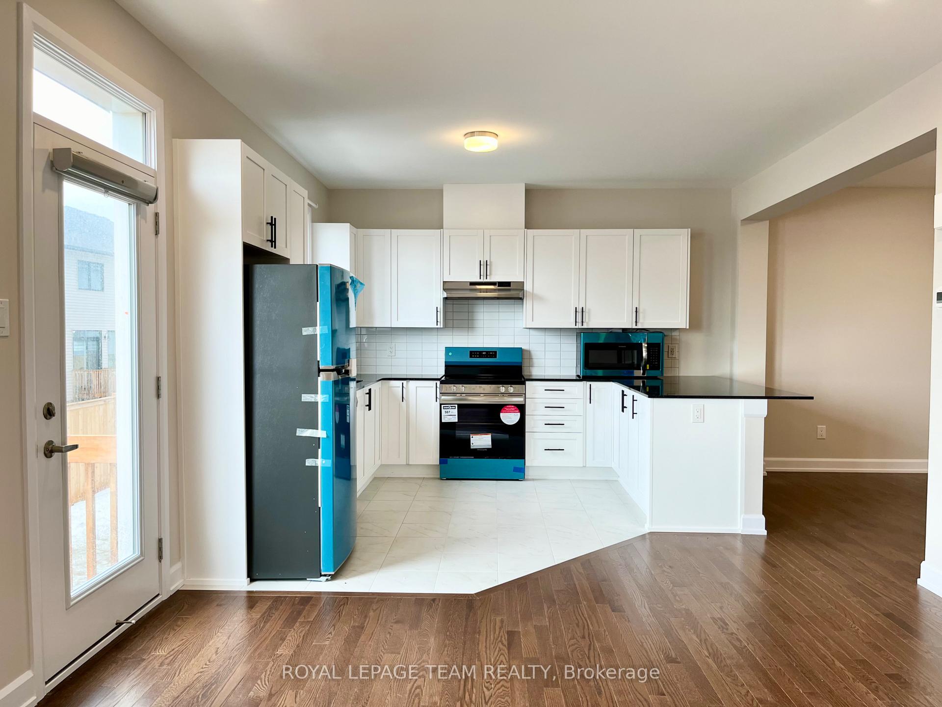 Photo 9 of 642 Expansion Road, Ottawa, Barrhaven - Half Moon Bay — HOMEH