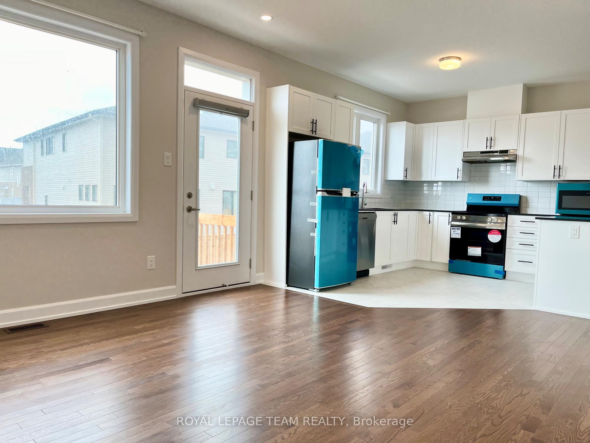 Photo 10 of 642 Expansion Road, Ottawa, Barrhaven - Half Moon Bay — HOMEH