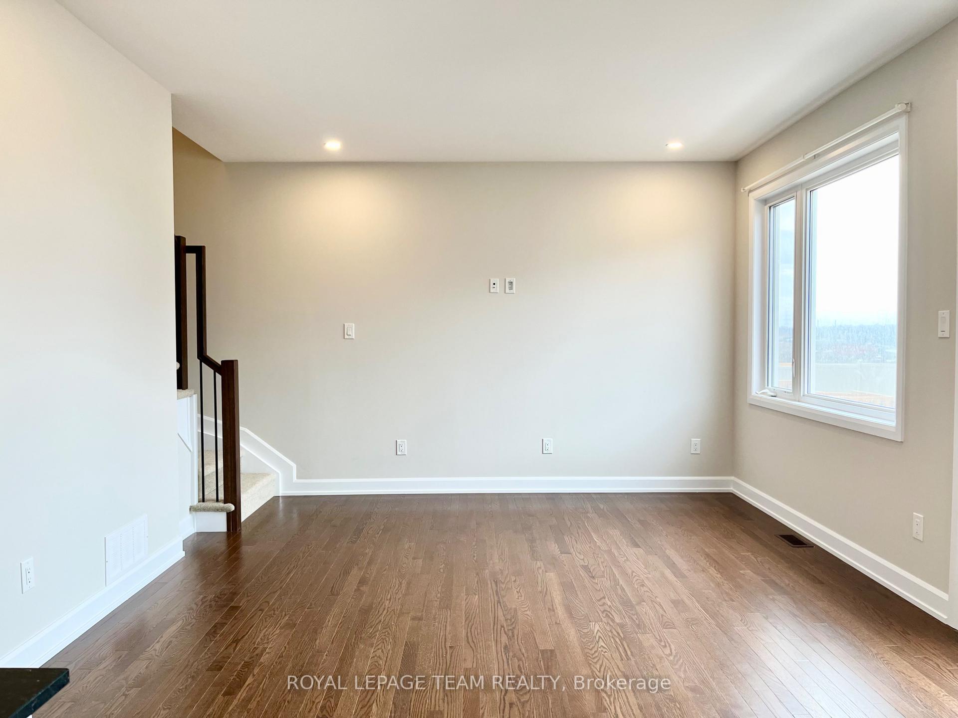 Photo 12 of 642 Expansion Road, Ottawa, Barrhaven - Half Moon Bay — HOMEH